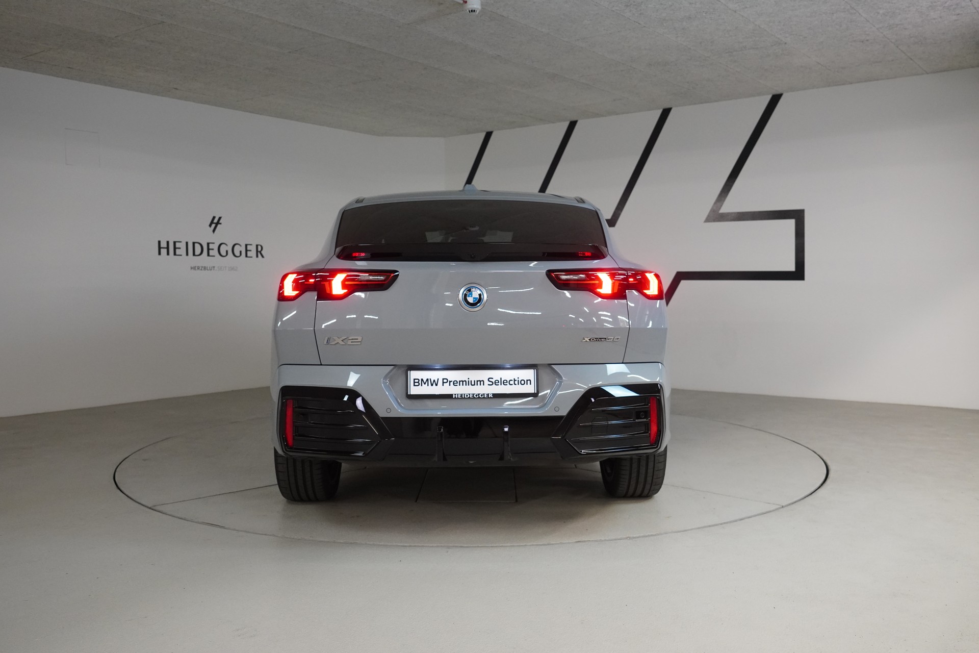 BMW iX2 xDrive 30 M Sport-image-23