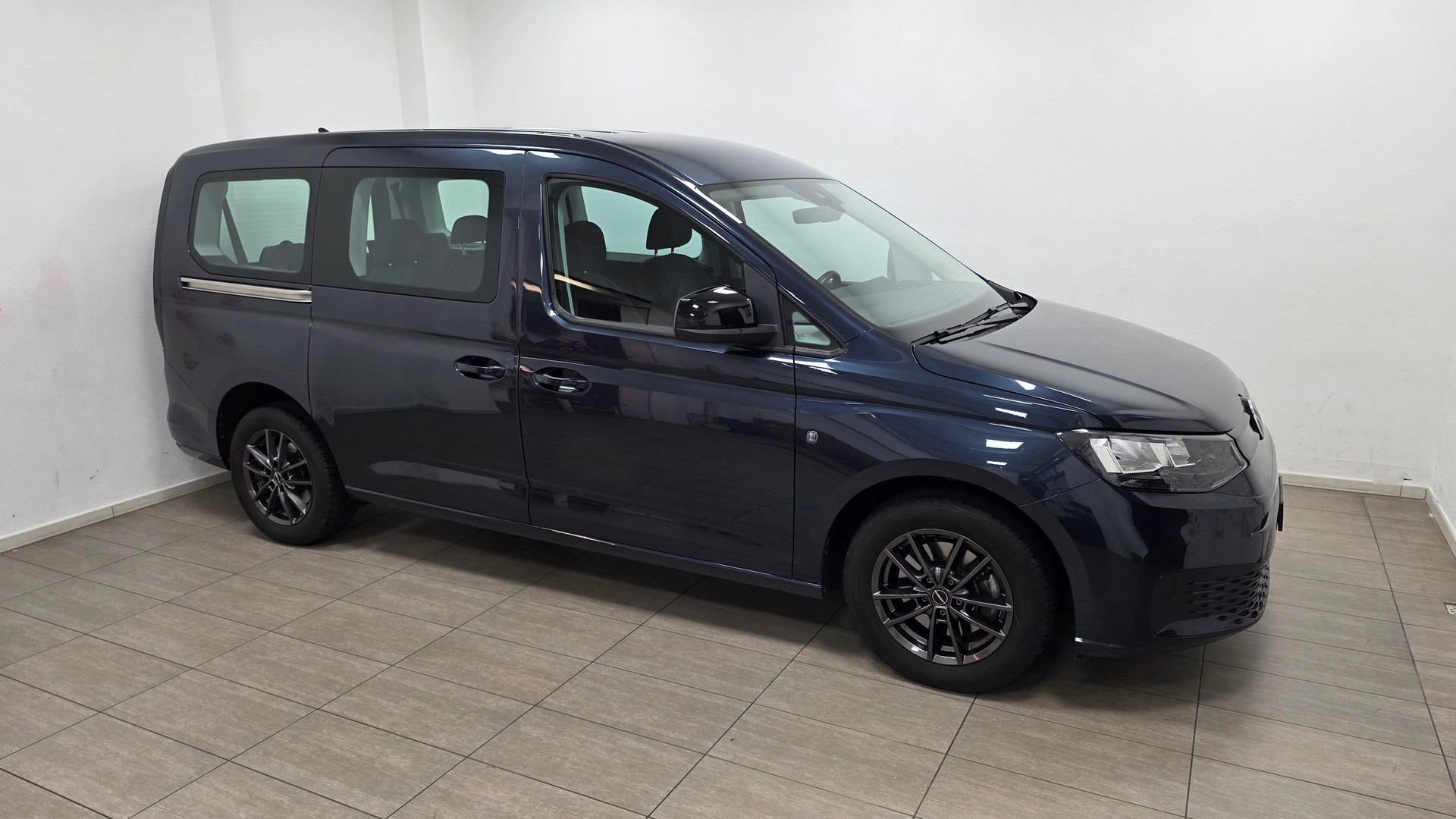 VW Caddy 1.5 TSI Life-image-1