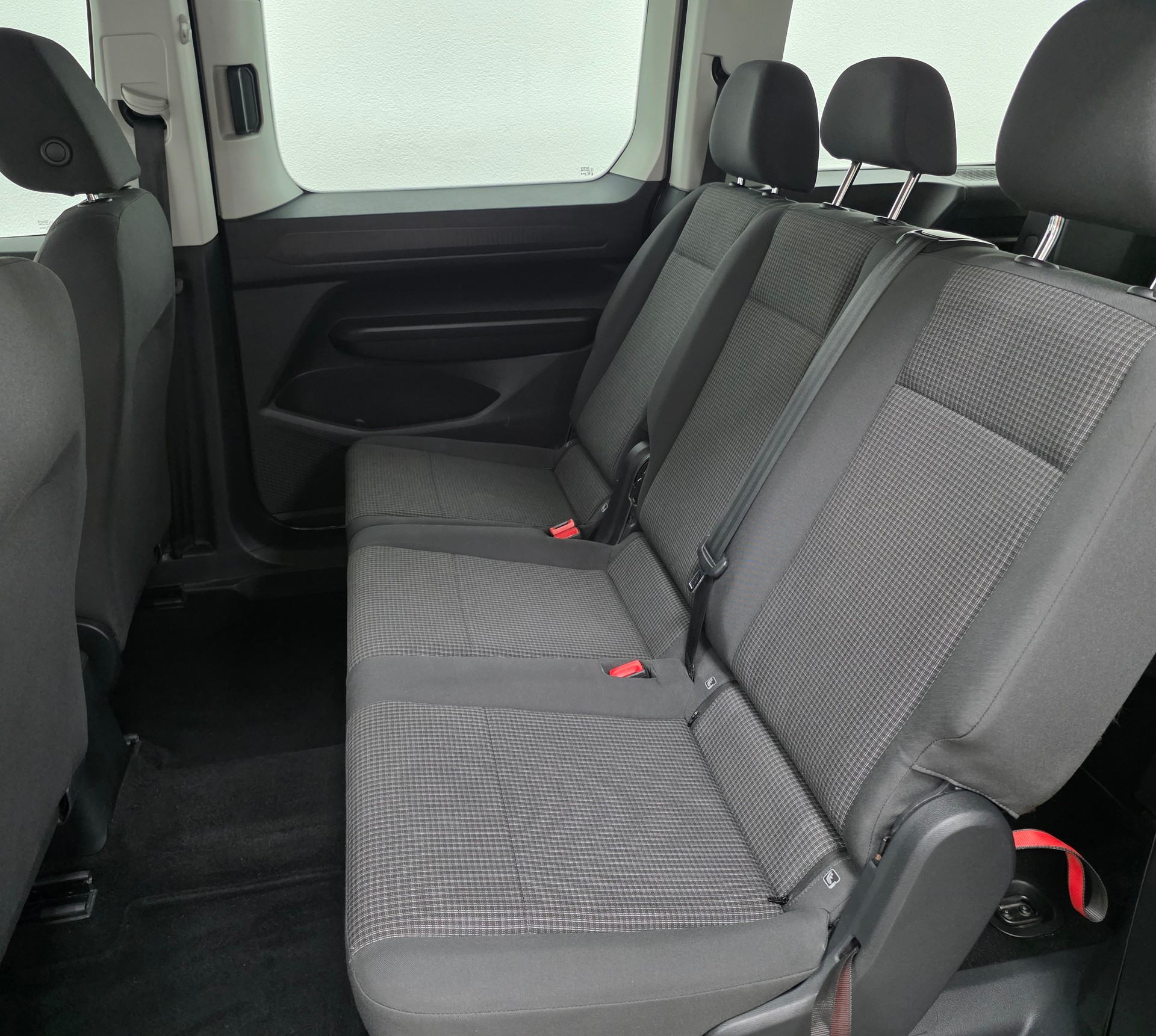 VW Caddy 1.5 TSI Life-image-11