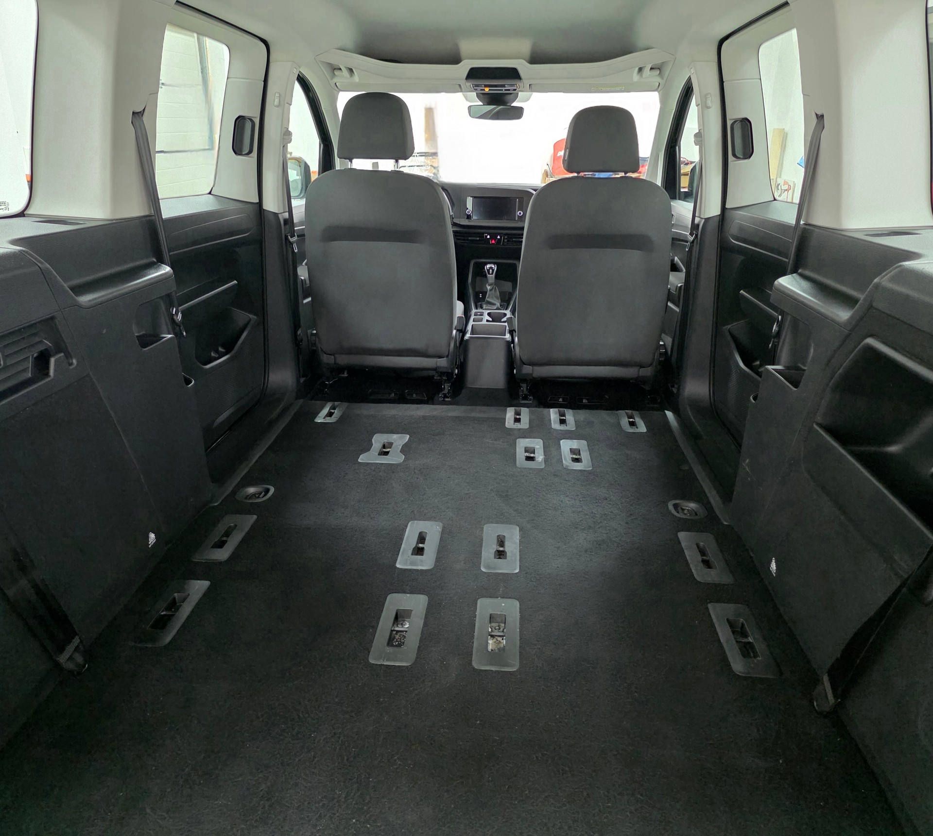 VW Caddy 1.5 TSI Life-image-15