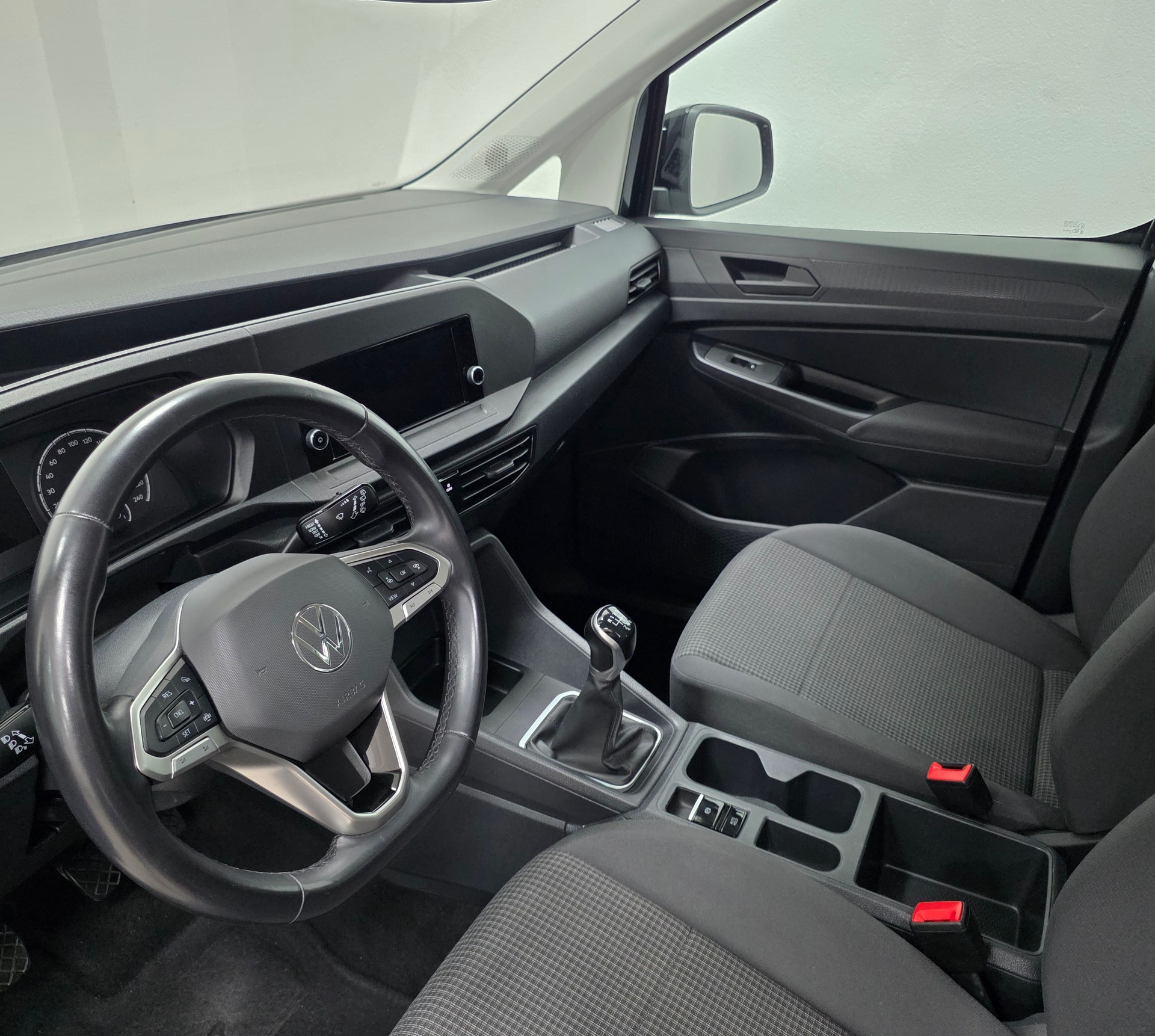 VW Caddy 1.5 TSI Life-image-10