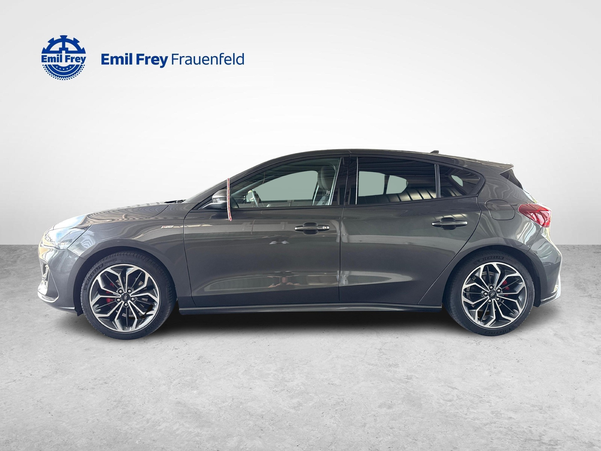 FORD Focus 1.0i EcoB Hybrid 155 ST-Line X-image-1