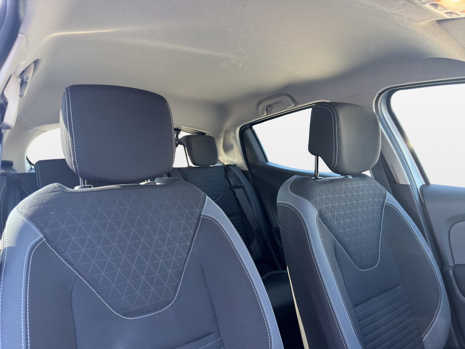 RENAULT Clio 0.9 12V Swiss Edition-image-15