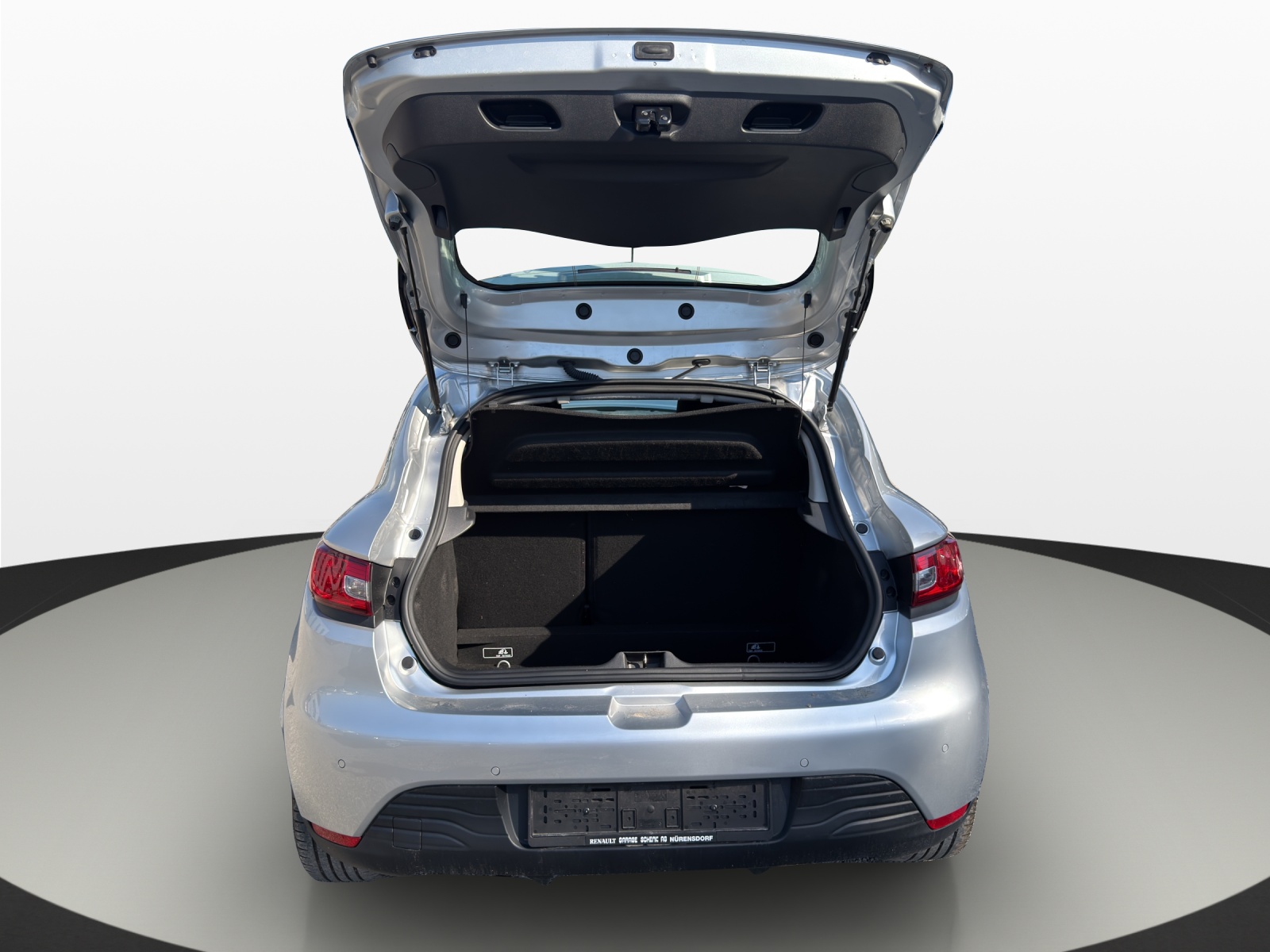 RENAULT Clio 0.9 12V Swiss Edition-image-19