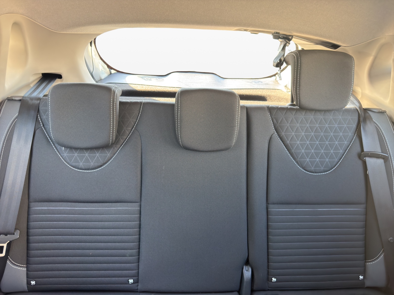 RENAULT Clio 0.9 12V Swiss Edition-image-17