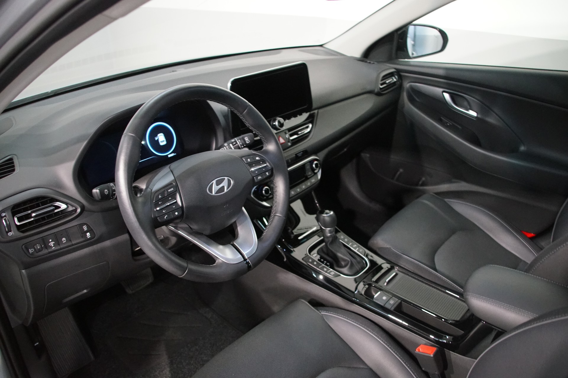 HYUNDAI i30 1.5 T-GDi Vertex 48V MH DCT *swiss*-image-13