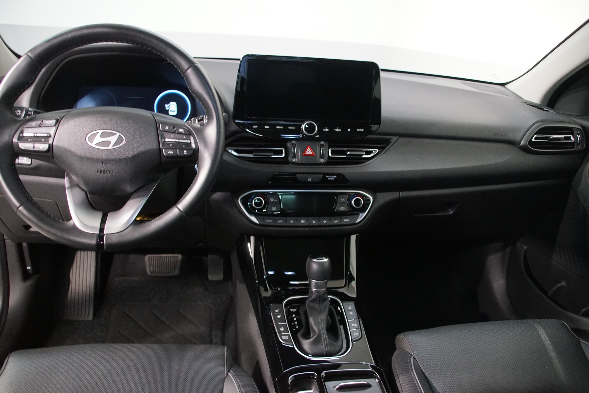 HYUNDAI i30 1.5 T-GDi Vertex 48V MH DCT *swiss*-image-14