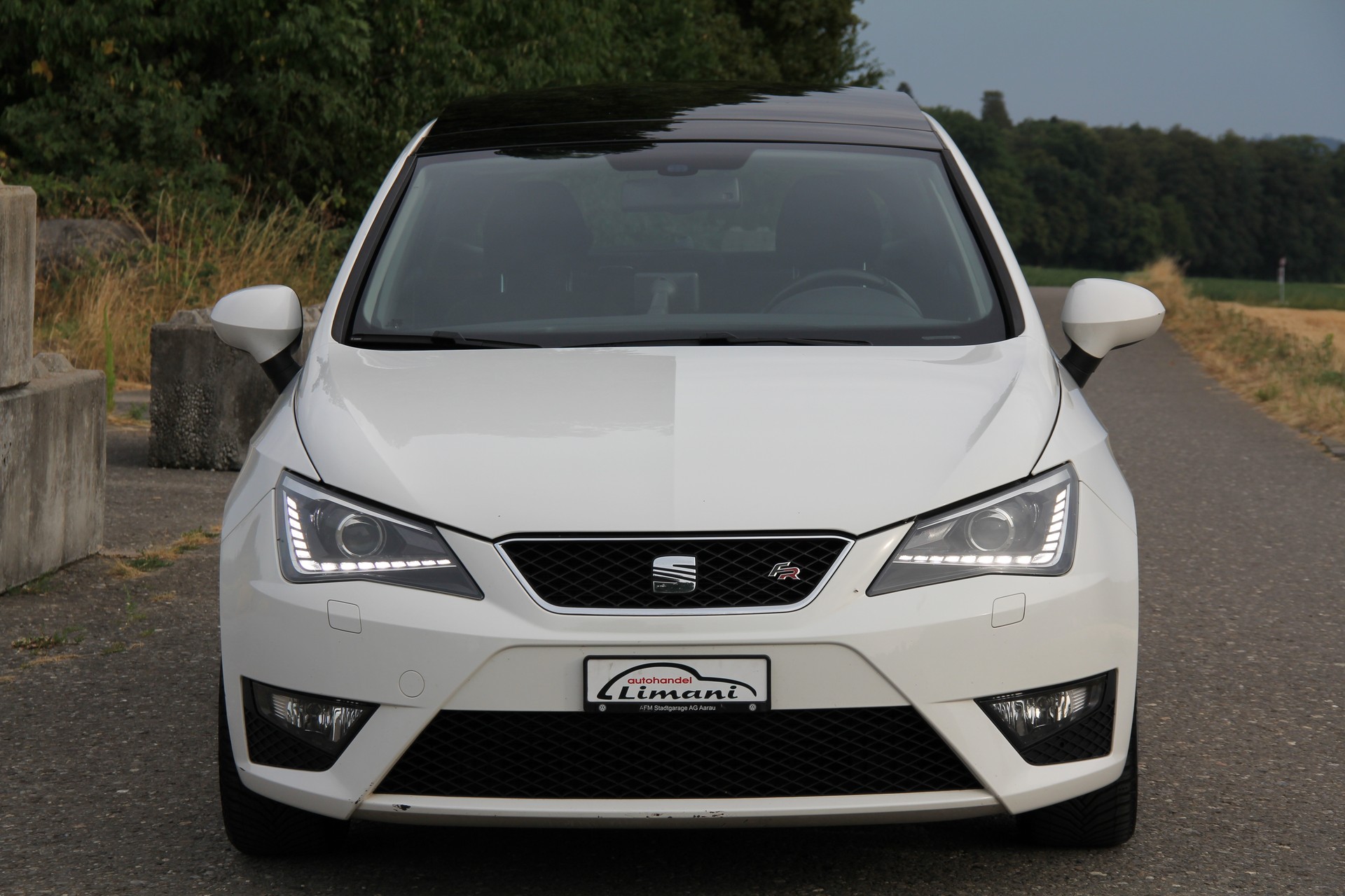 SEAT Ibiza 1.2 TSI FR Viva DSG-image-2