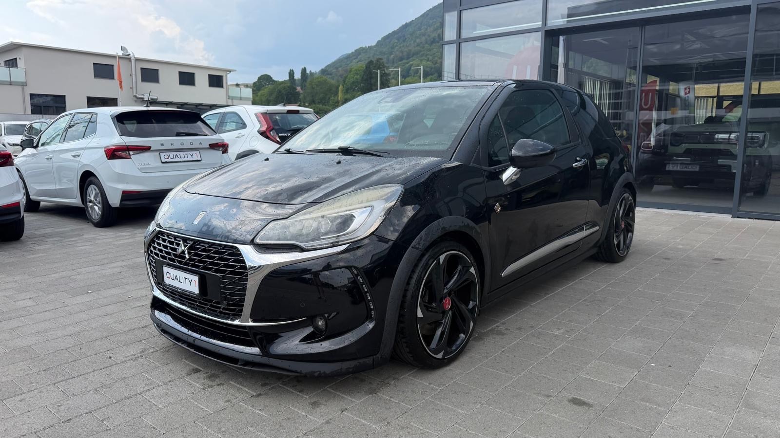 DS AUTOMOBILES DS 3 1.6 THP Performance Black Spezial-image-2