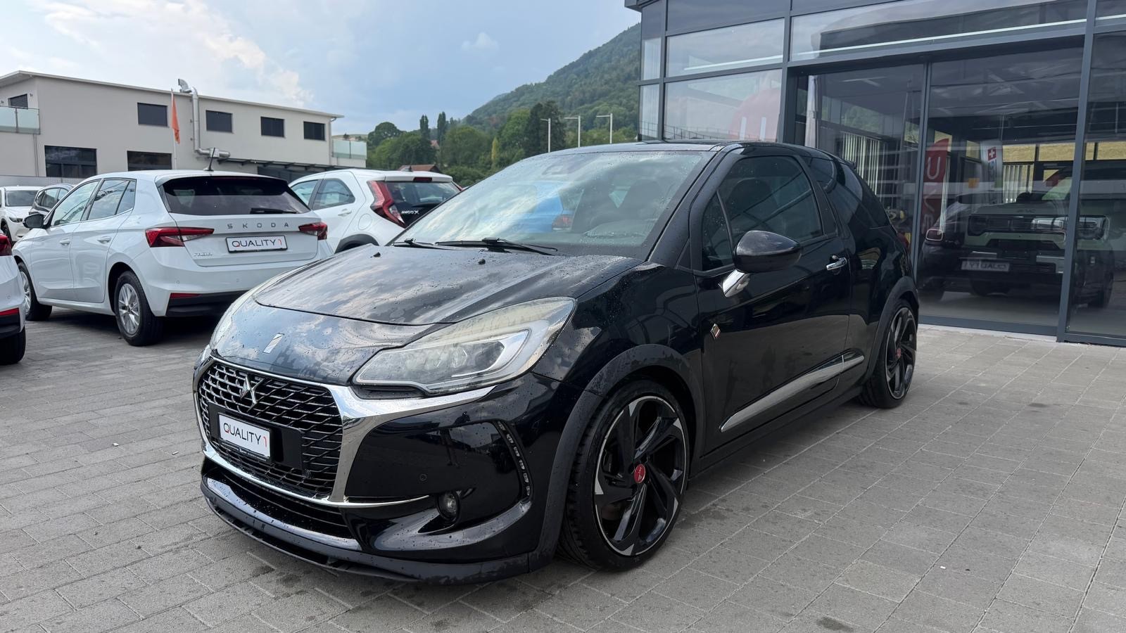 DS AUTOMOBILES DS 3 1.6 THP Performance Black Spezial-image-1