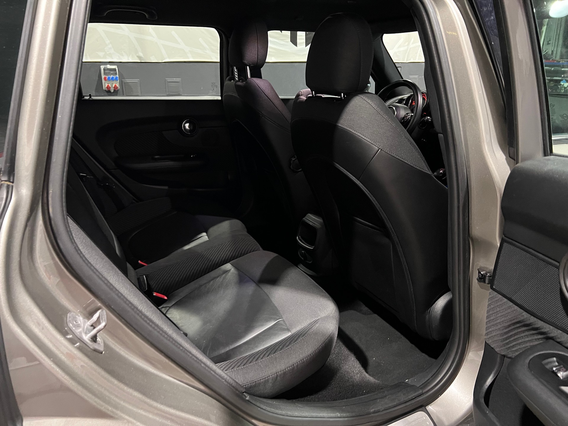 MINI Clubman Cooper D Steptronic-image-15