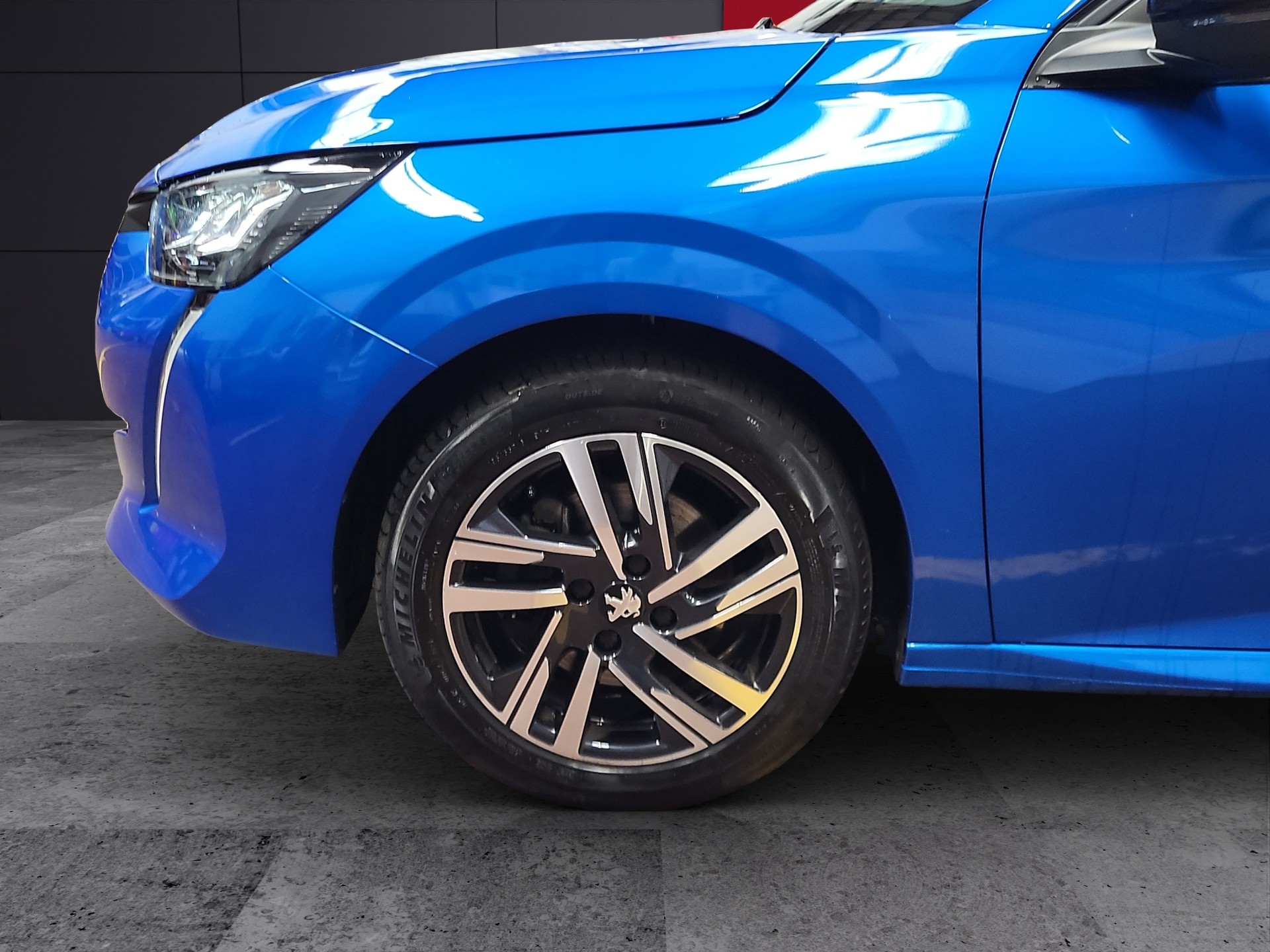 PEUGEOT 208 1.2 Allure Pack EAT8-showroom-element-3