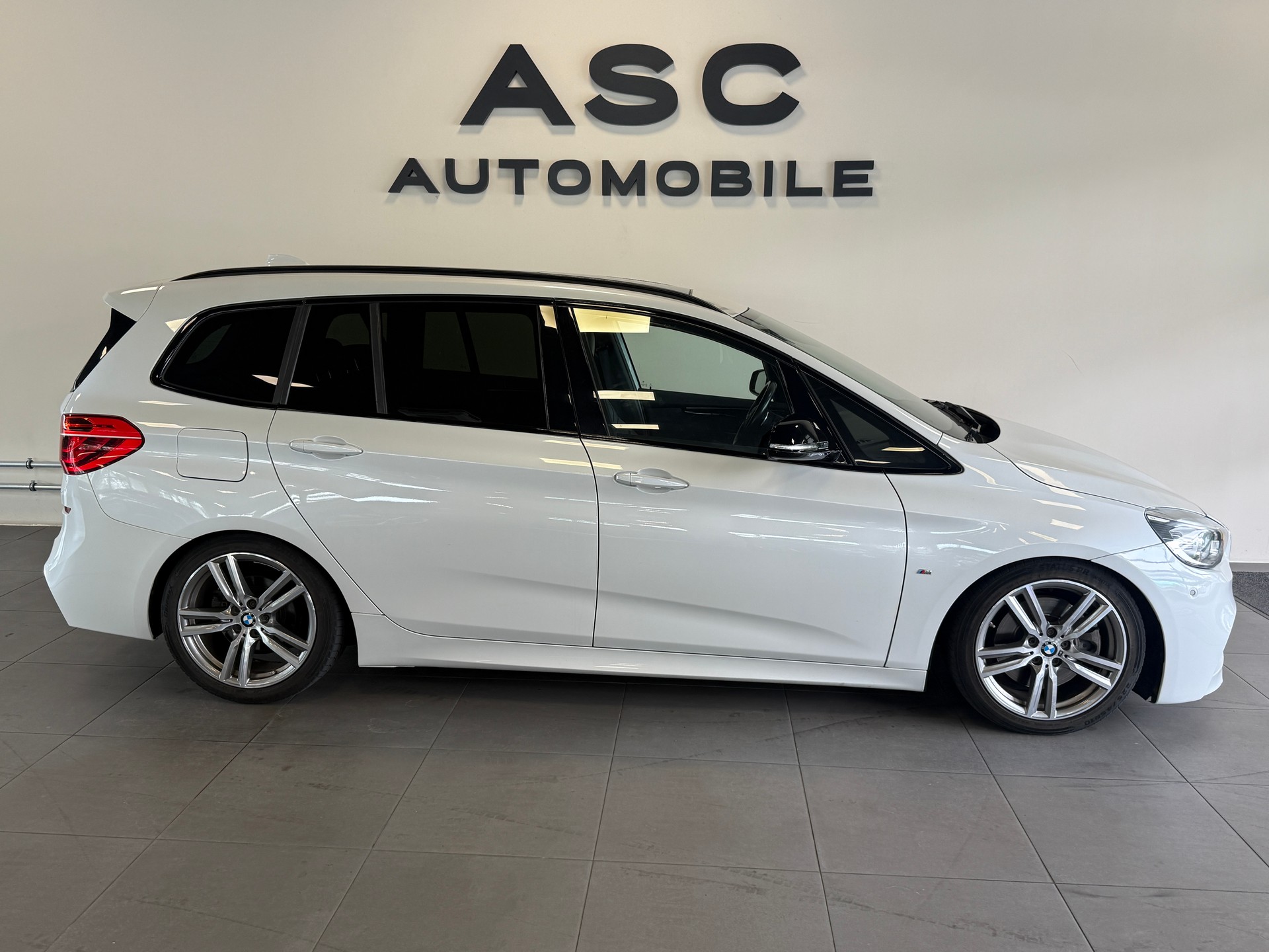 BMW 220d xDrive Gran Tourer M Sport Steptronic-image-1