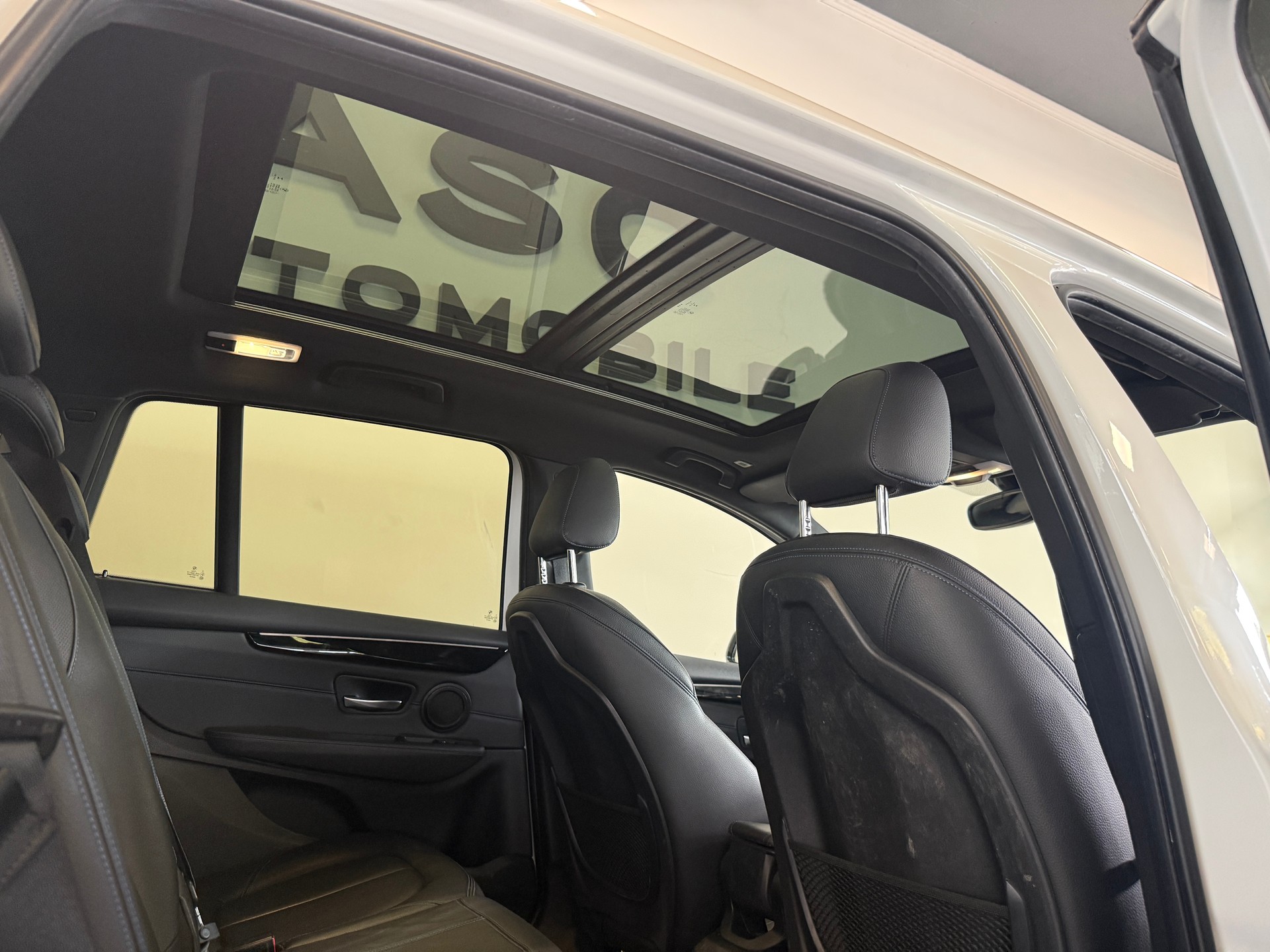BMW 220d xDrive Gran Tourer M Sport Steptronic-image-11