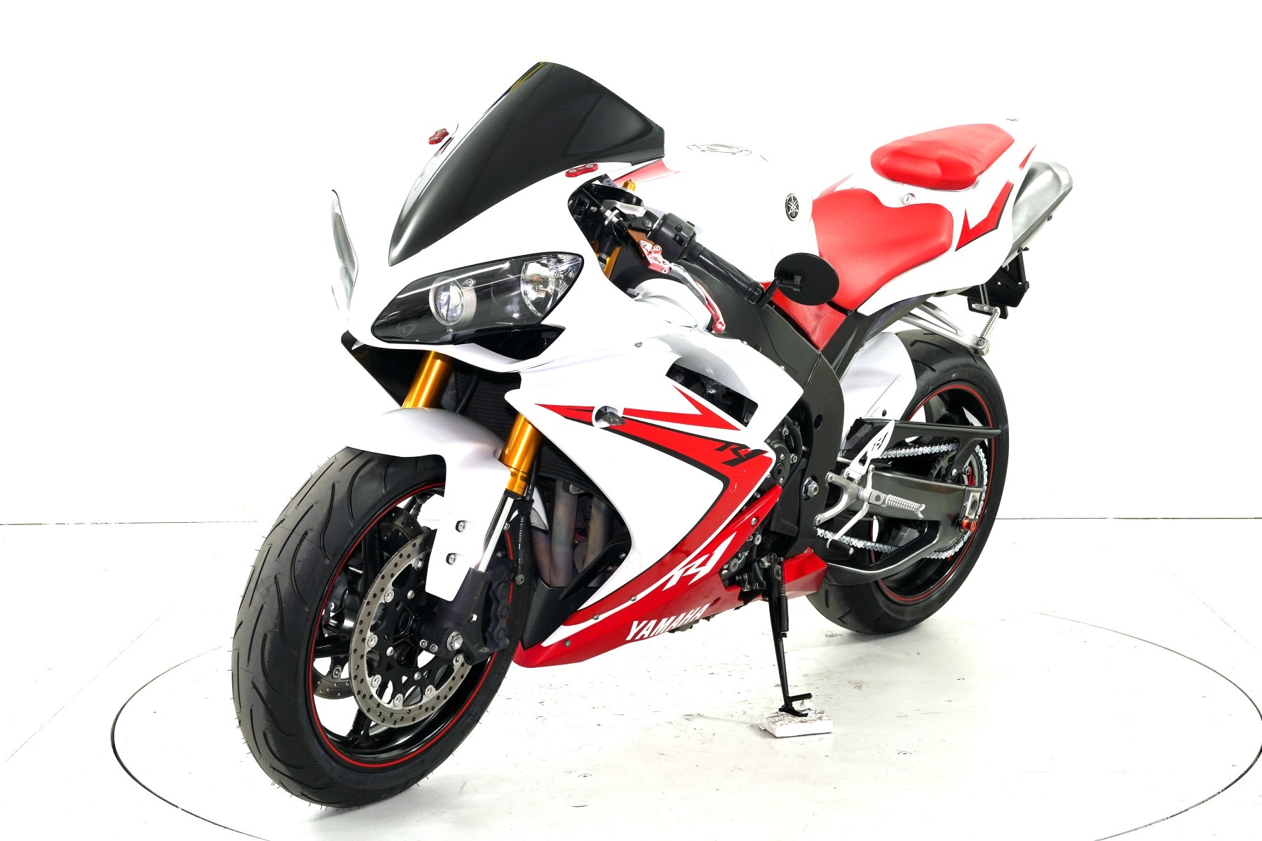 YAMAHA YZF-R1-showroom-element-2