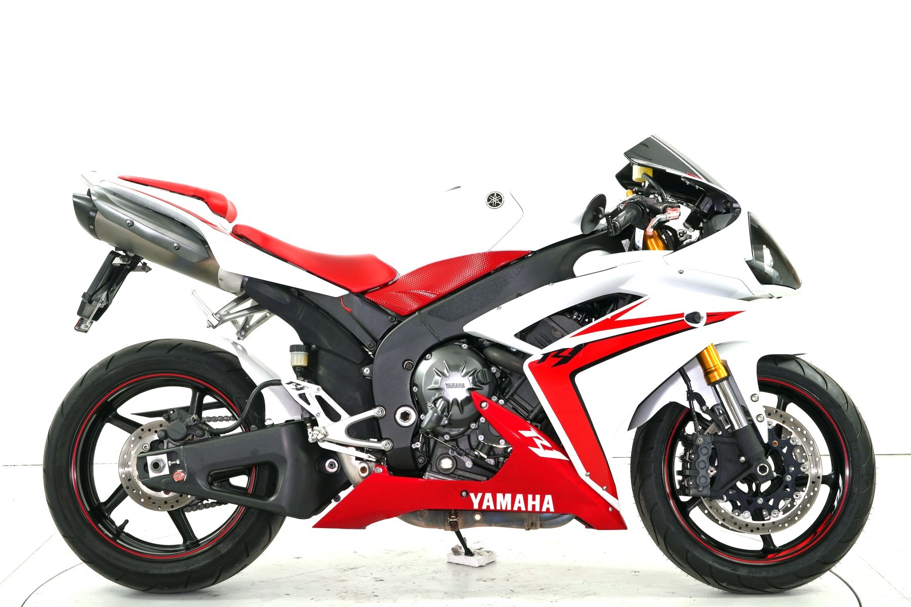 YAMAHA YZF-R1-showroom-element-3