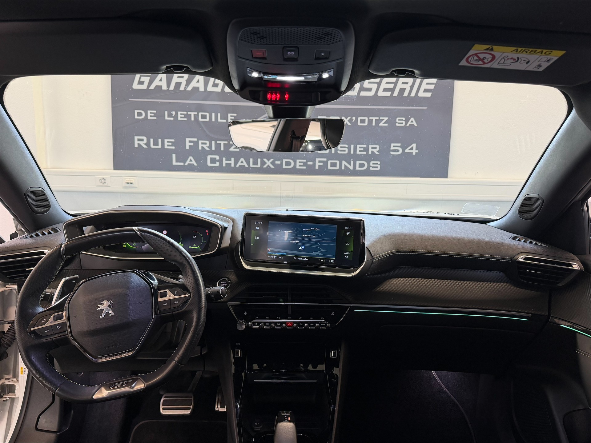 PEUGEOT 2008 1.2 PureTech GT EAT8-image-9