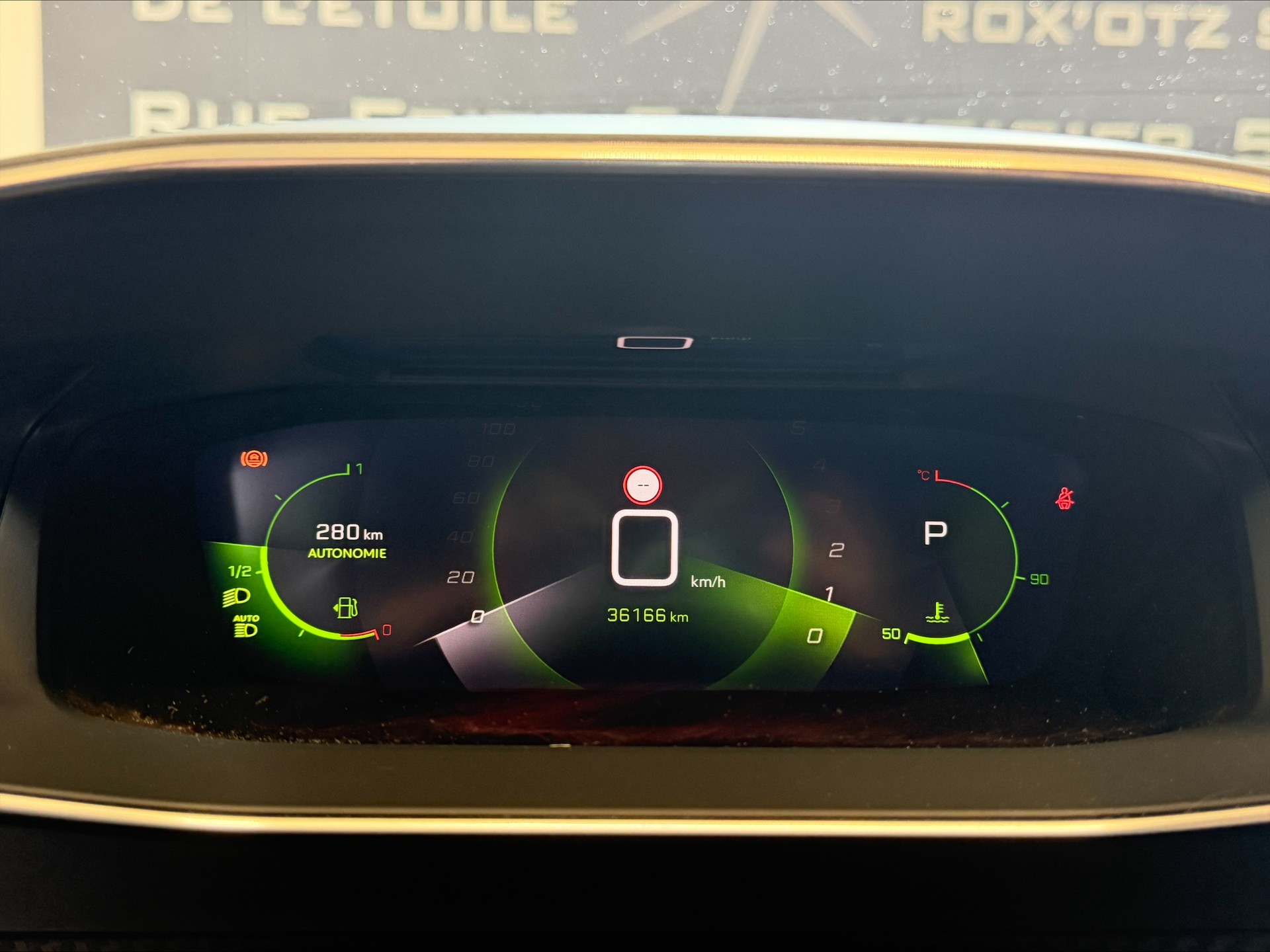 PEUGEOT 2008 1.2 PureTech GT EAT8-image-14