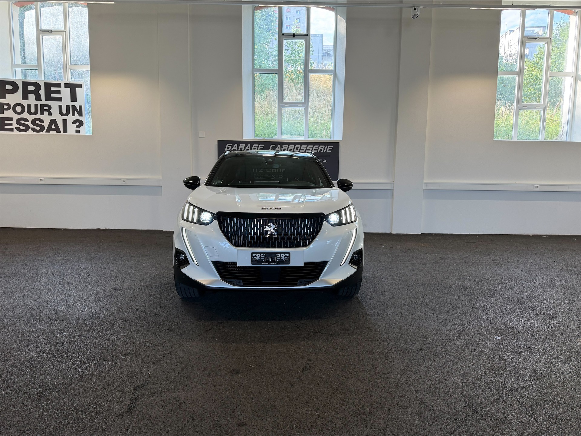 PEUGEOT 2008 1.2 PureTech GT EAT8-image-2