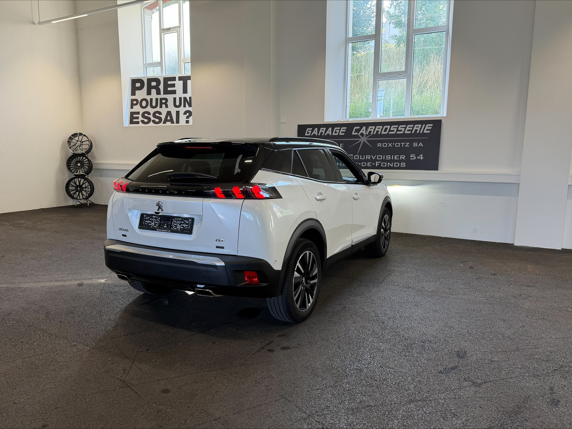 PEUGEOT 2008 1.2 PureTech GT EAT8-image-5