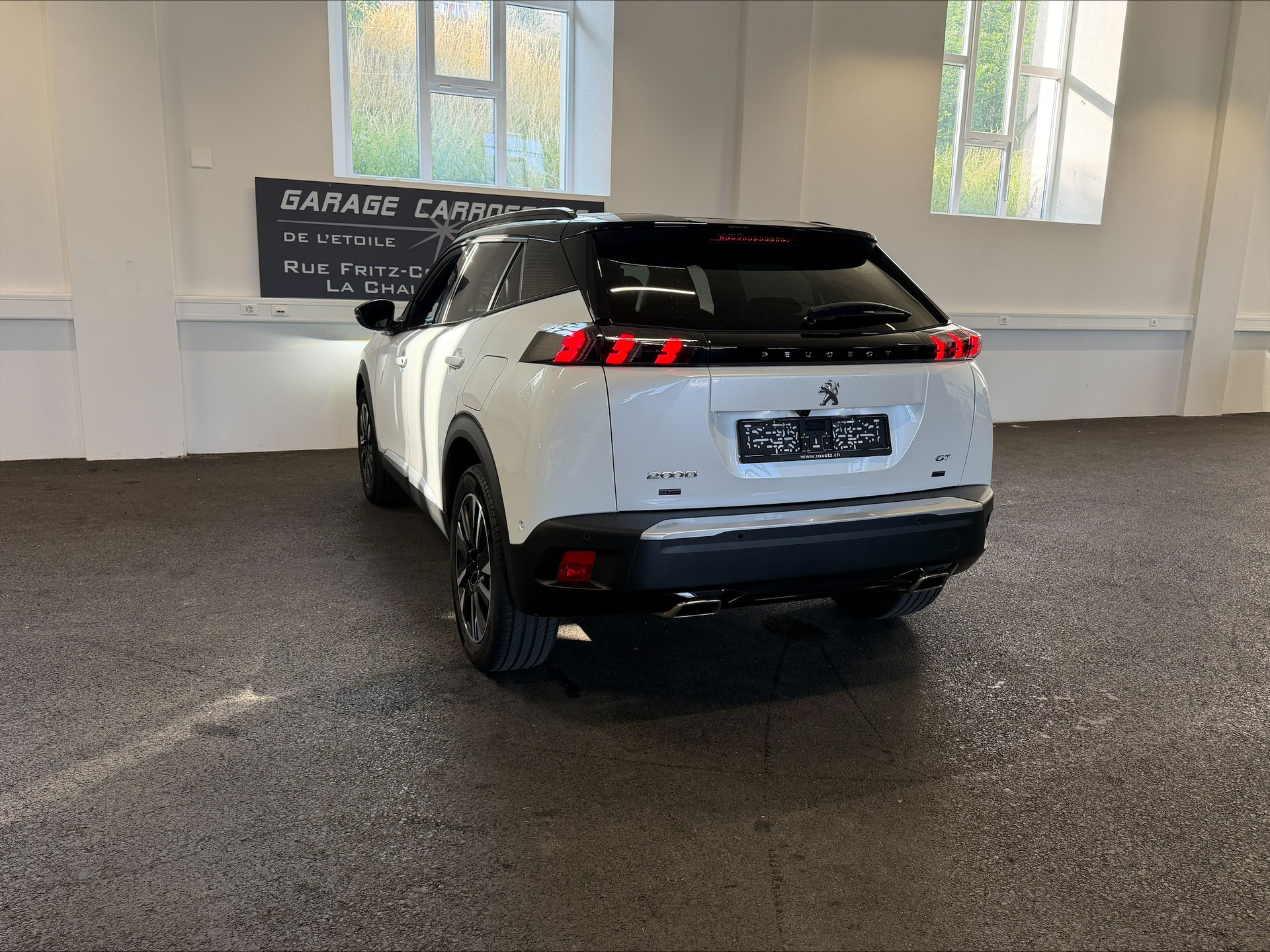 PEUGEOT 2008 1.2 PureTech GT EAT8-image-7