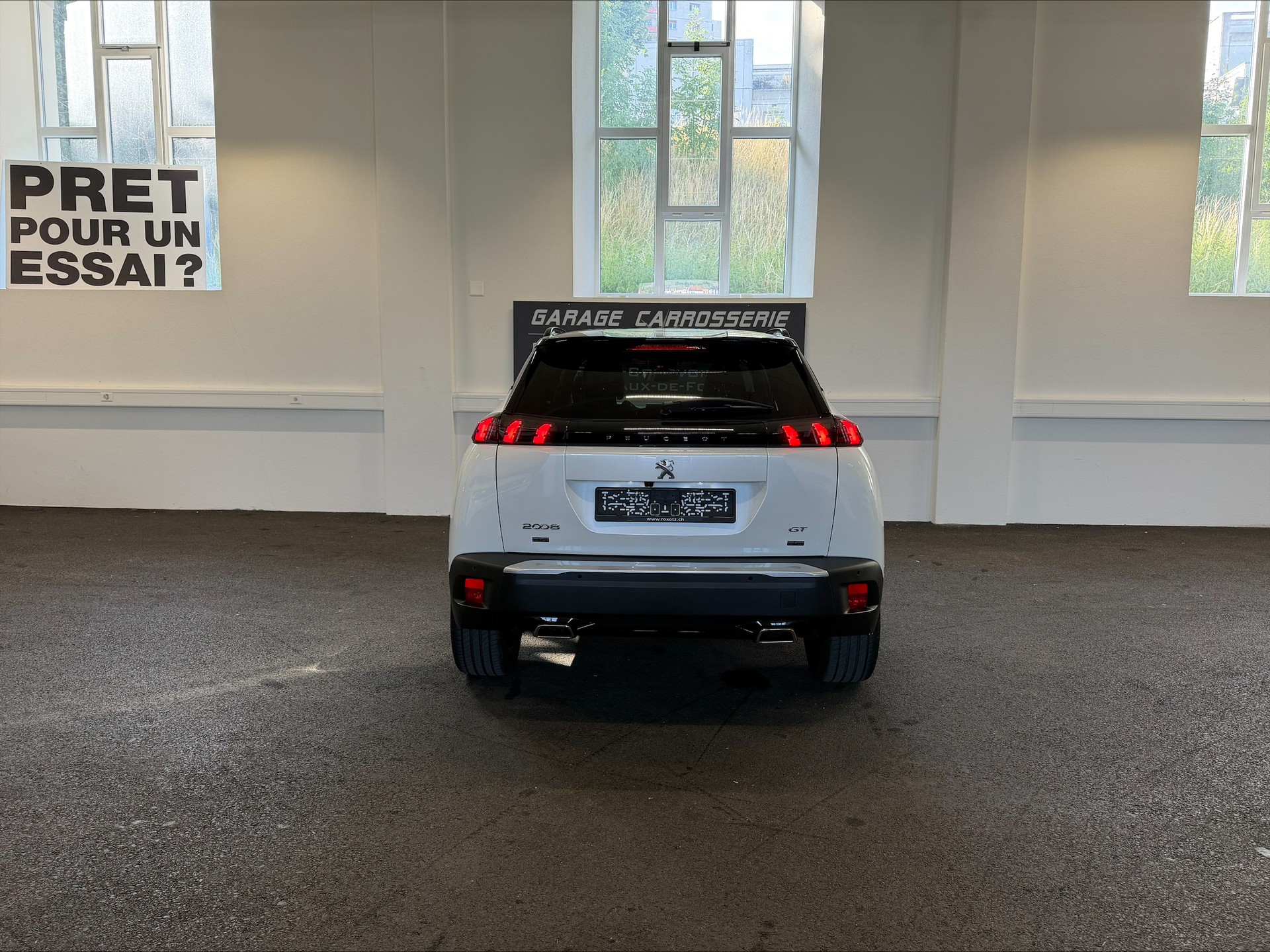 PEUGEOT 2008 1.2 PureTech GT EAT8-image-6