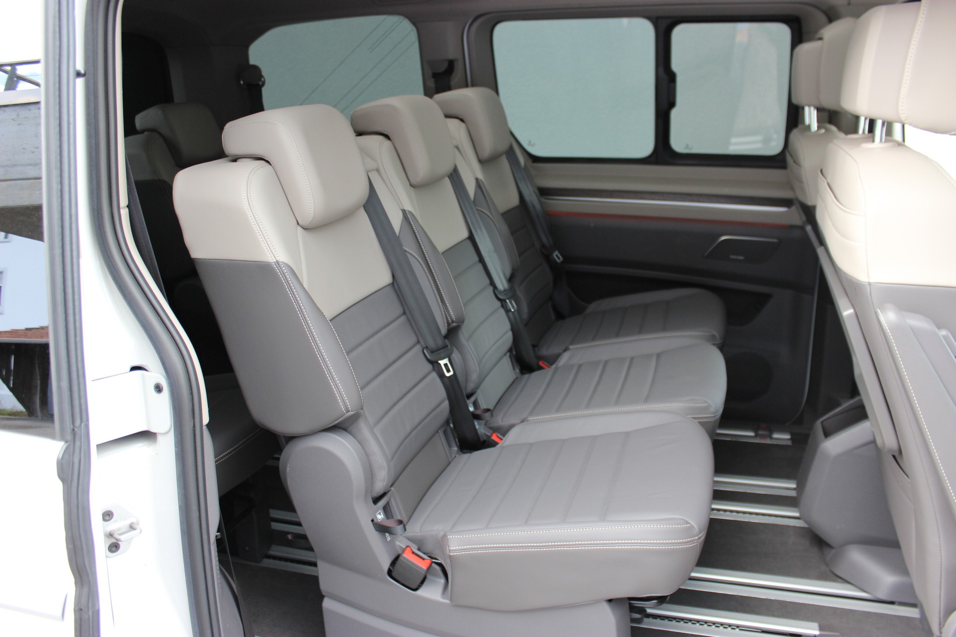 VW Multivan 2.0 TDI Style Liberty DSG-image-4