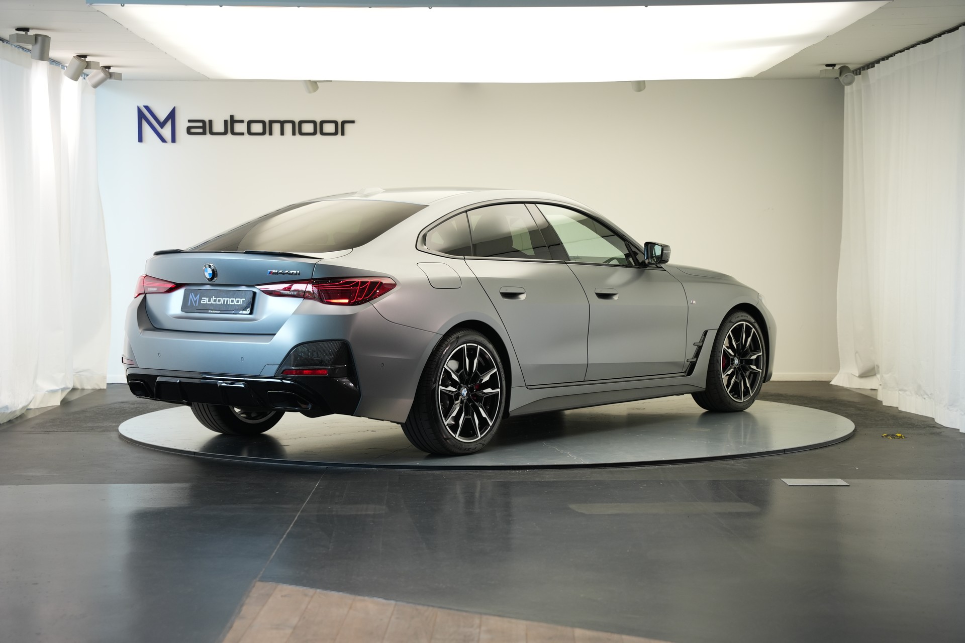 BMW M440i xDrive 48V Gran Coupé M Sport Pro Steptronic *Frozen Grey* *Carbon Paket* *Werksgarantie*-image-4