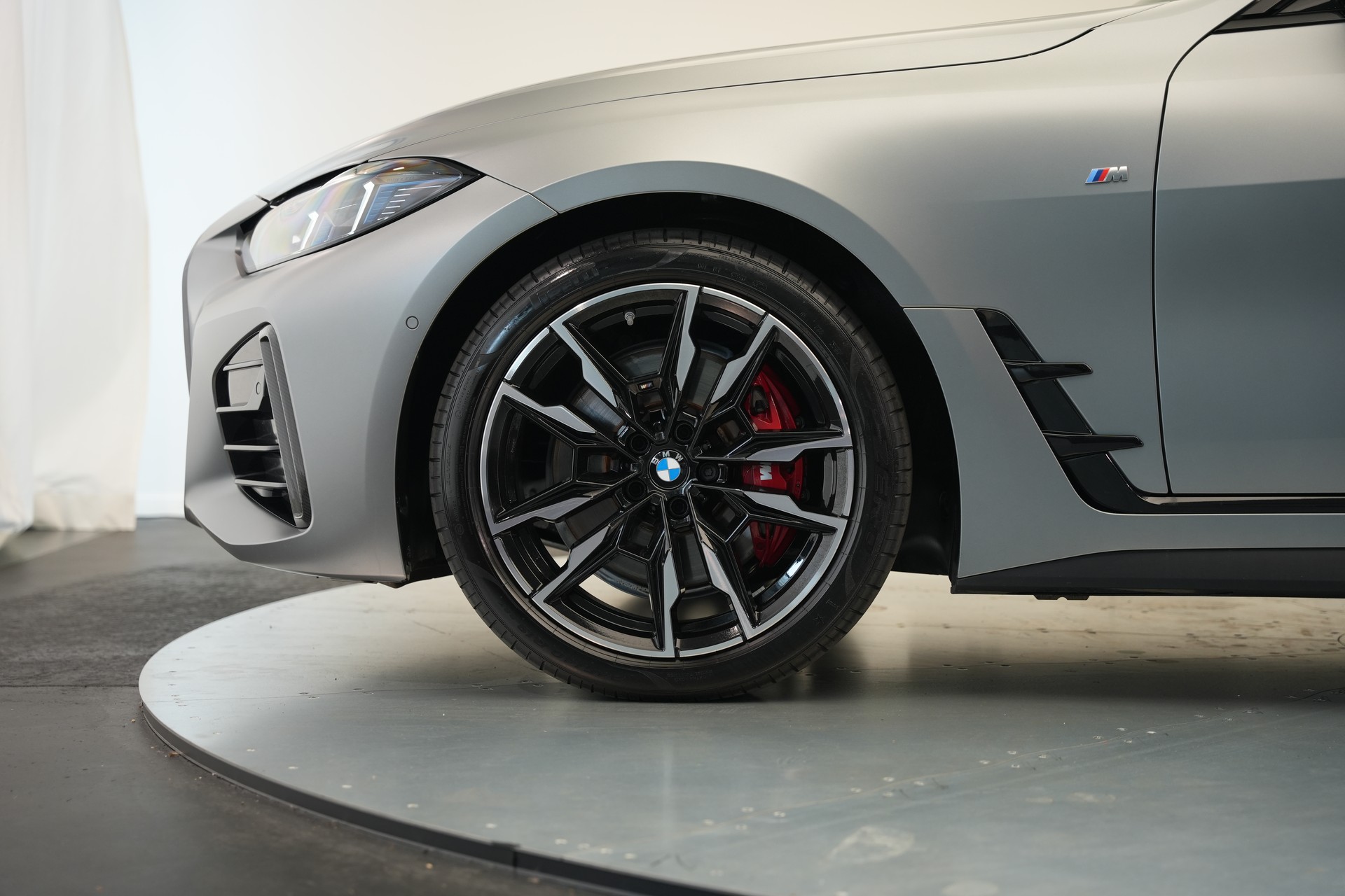 BMW M440i xDrive 48V Gran Coupé M Sport Pro Steptronic *Frozen Grey* *Carbon Paket* *Werksgarantie*-image-45
