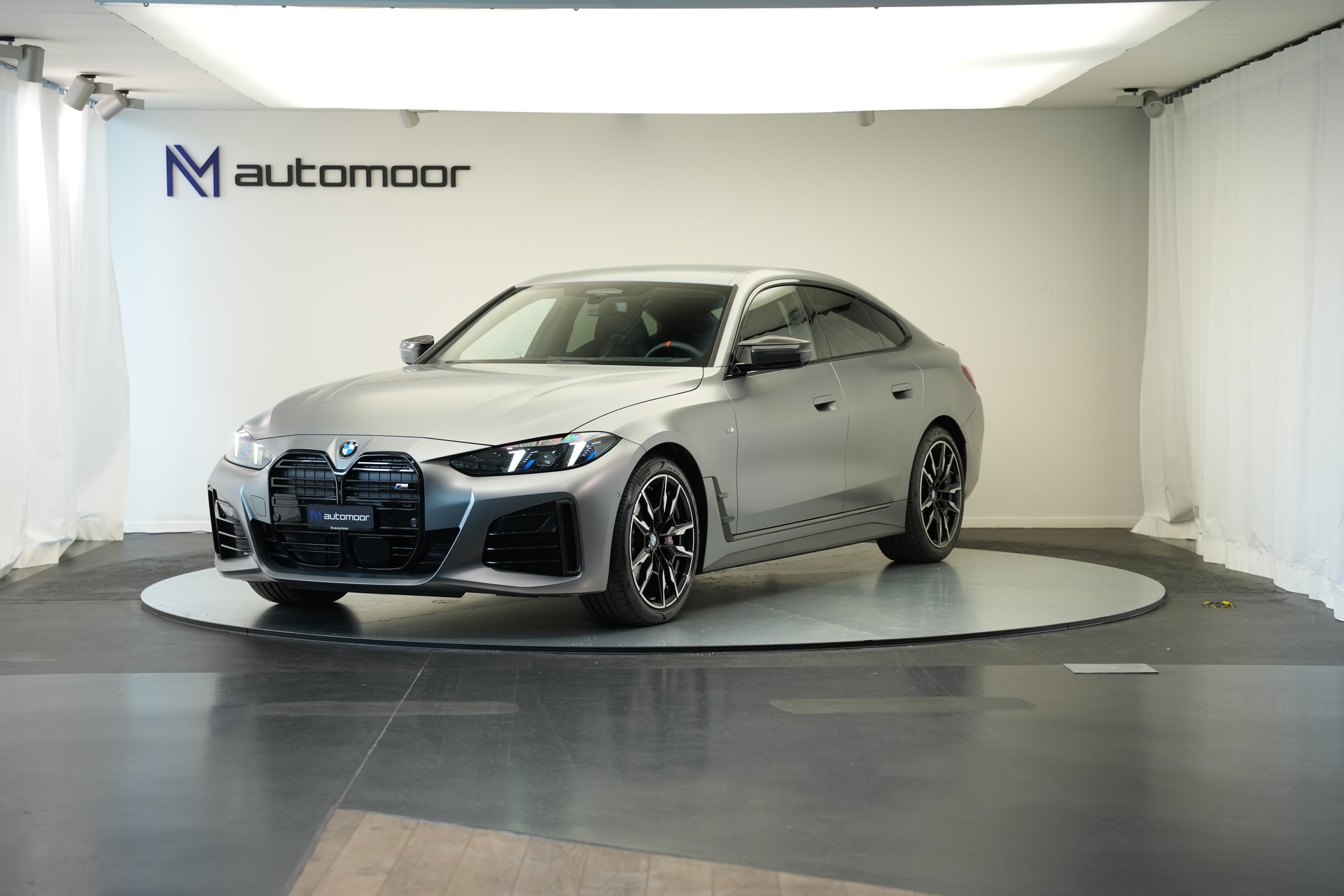 BMW M440i xDrive 48V Gran Coupé M Sport Pro Steptronic *Frozen Grey* *Carbon Paket* *Werksgarantie*