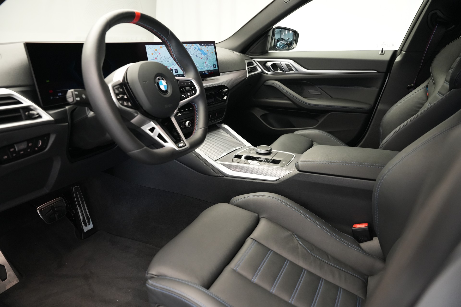 BMW M440i xDrive 48V Gran Coupé M Sport Pro Steptronic *Frozen Grey* *Carbon Paket* *Werksgarantie*-image-13