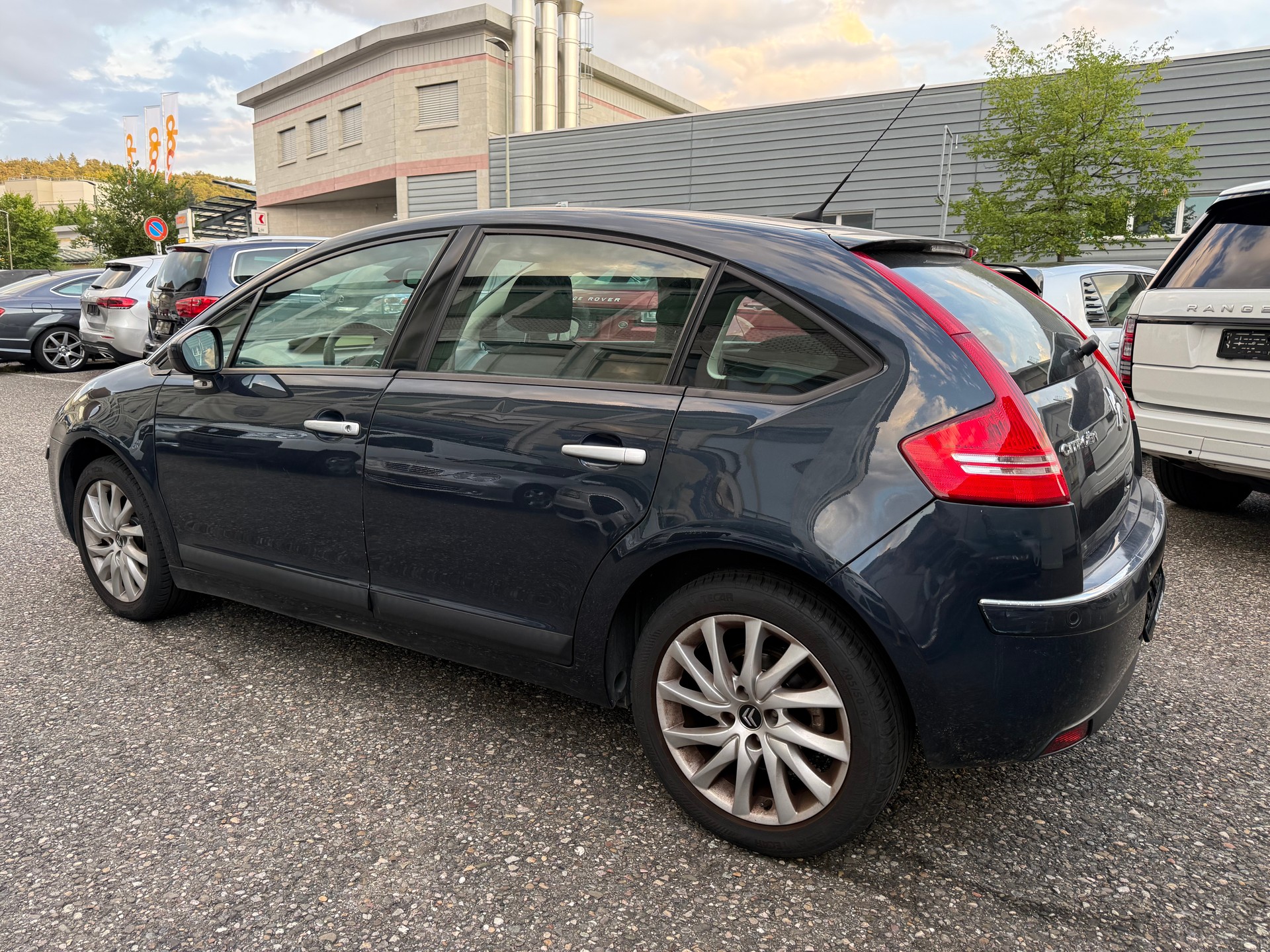 CITROEN C4 Berline 2.0 16V HDi Exclusive-image-4