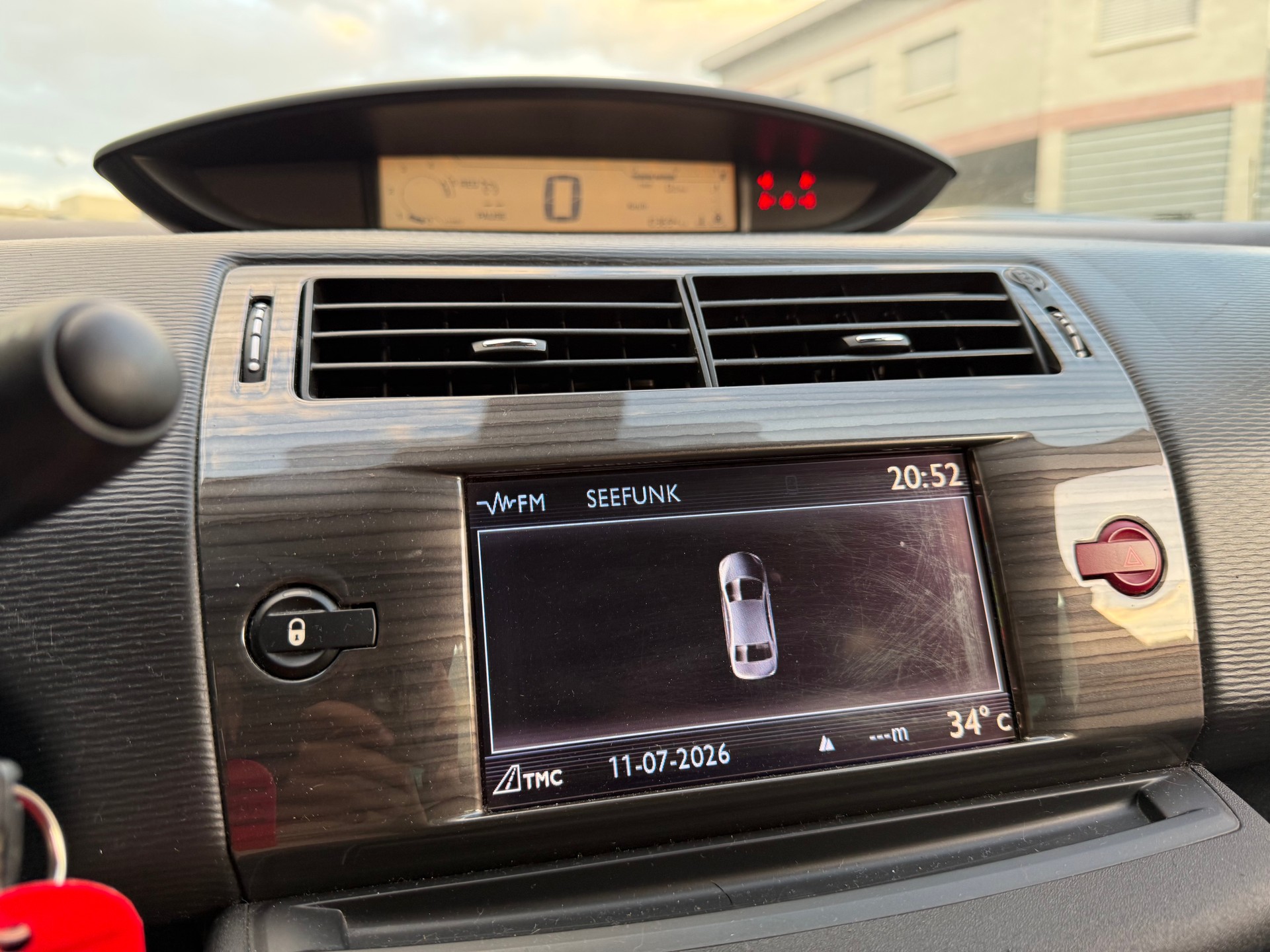CITROEN C4 Berline 2.0 16V HDi Exclusive-image-13