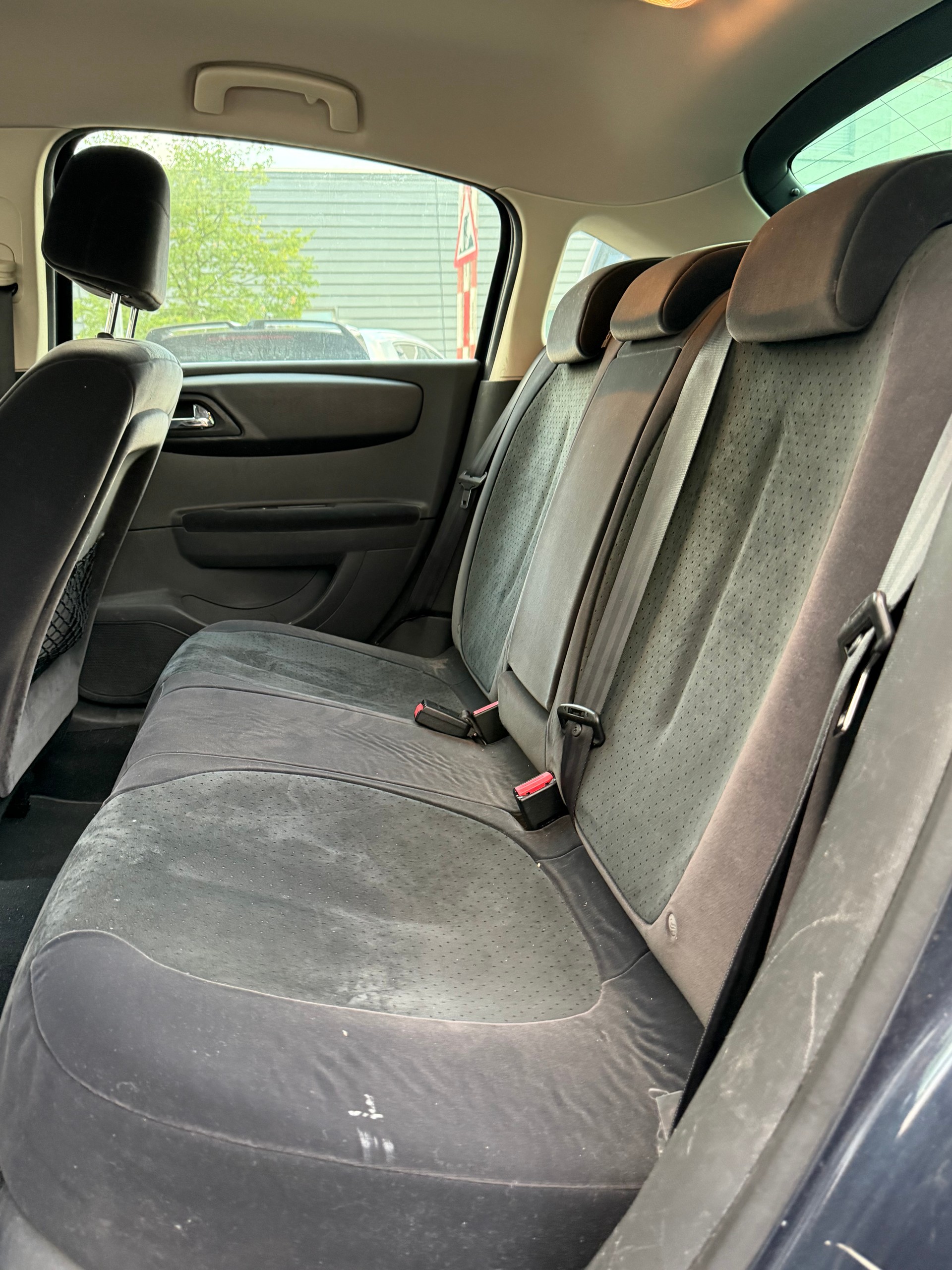 CITROEN C4 Berline 2.0 16V HDi Exclusive-image-8