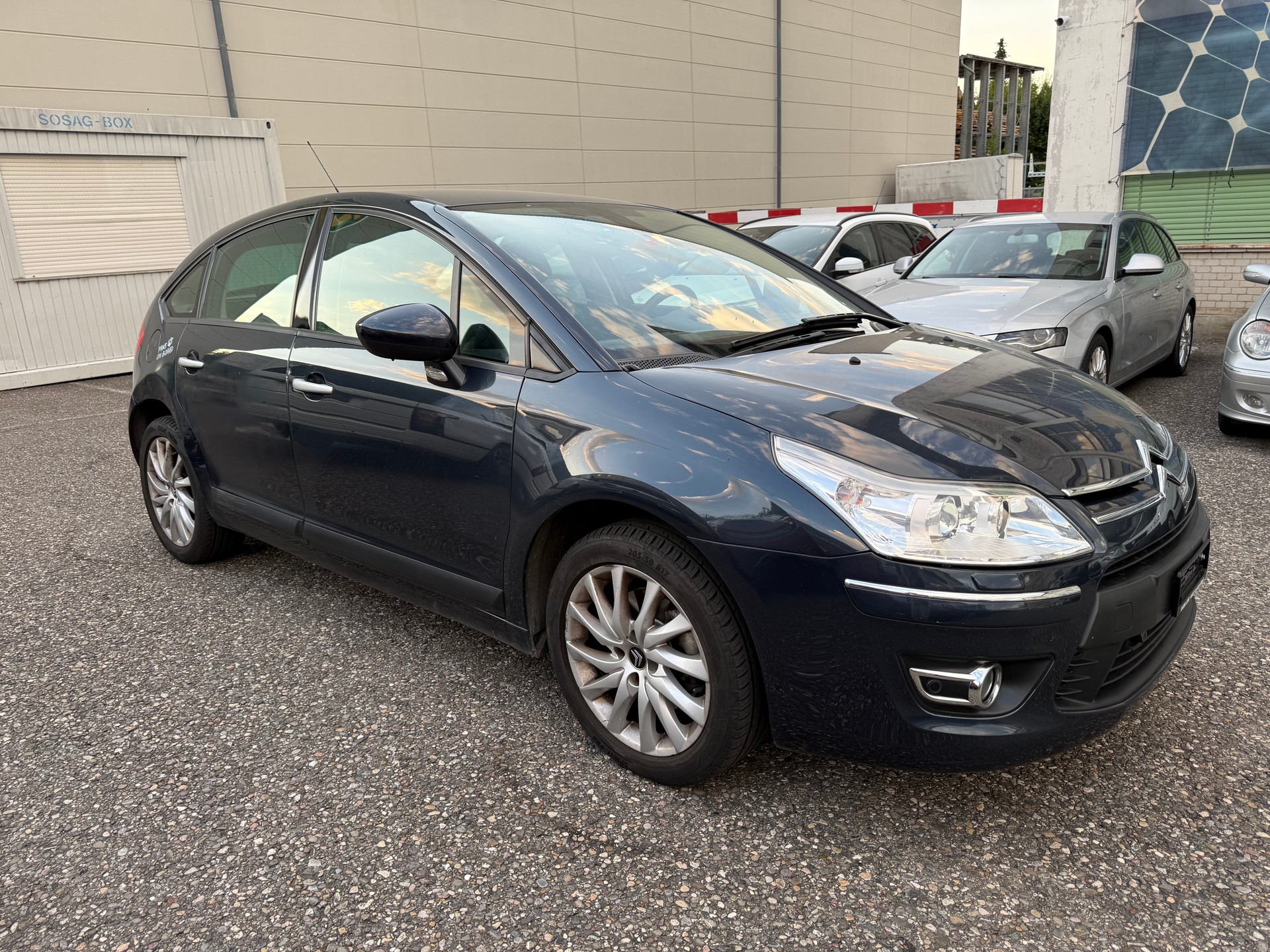 CITROEN C4 Berline 2.0 16V HDi Exclusive-image-2