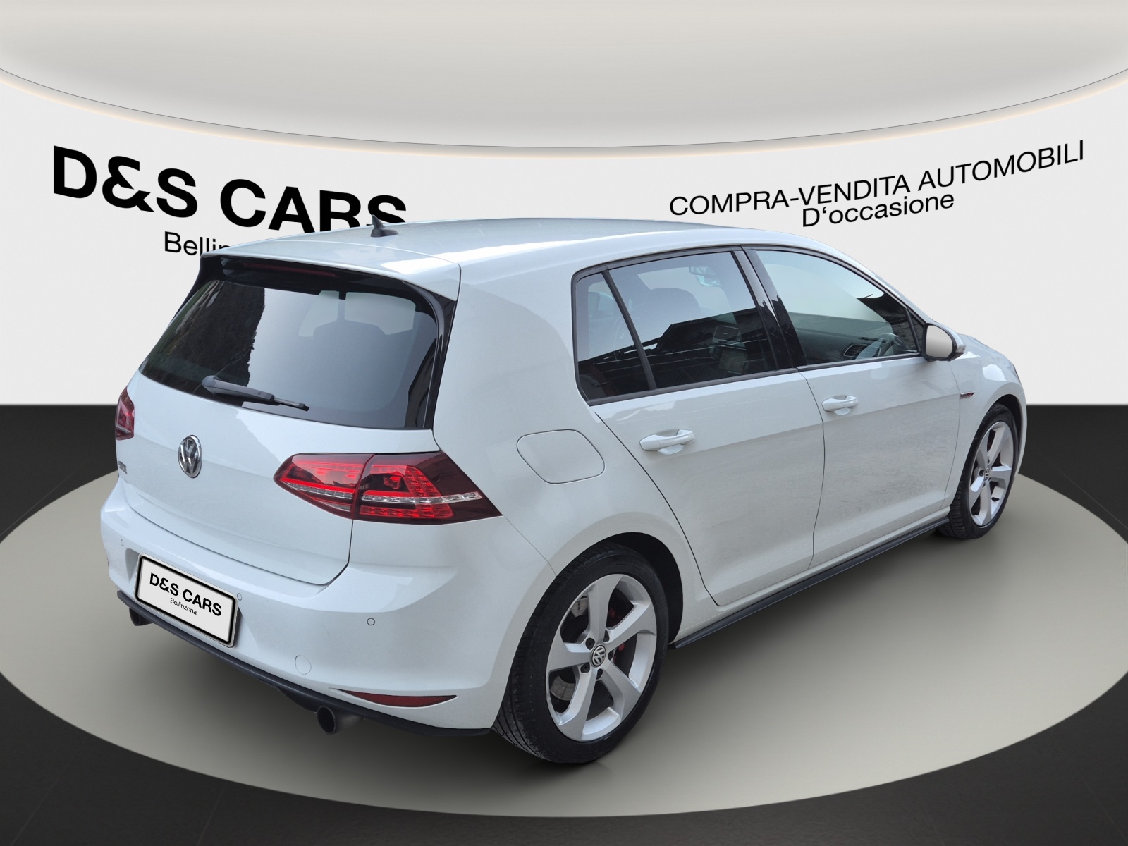 VW Golf 2.0 TSI GTI DSG-image-4