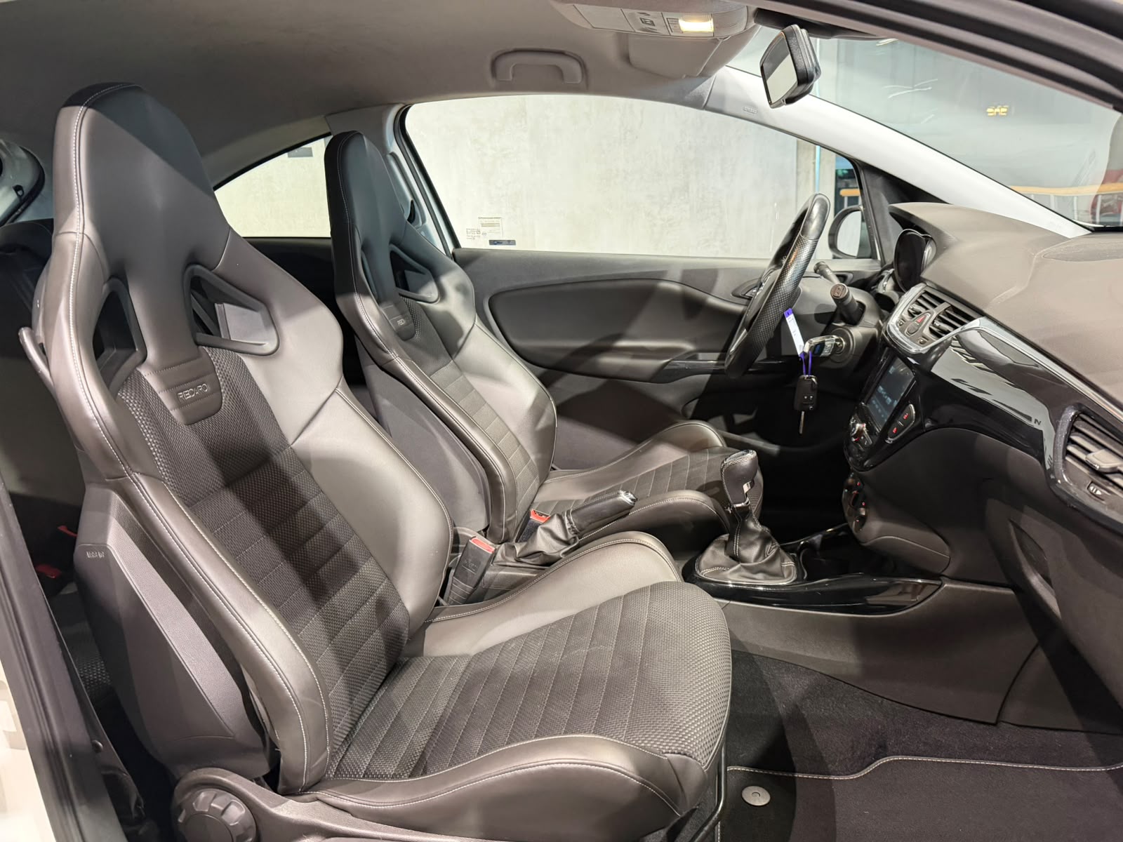 OPEL Corsa 1.6 Turbo OPC-image-14