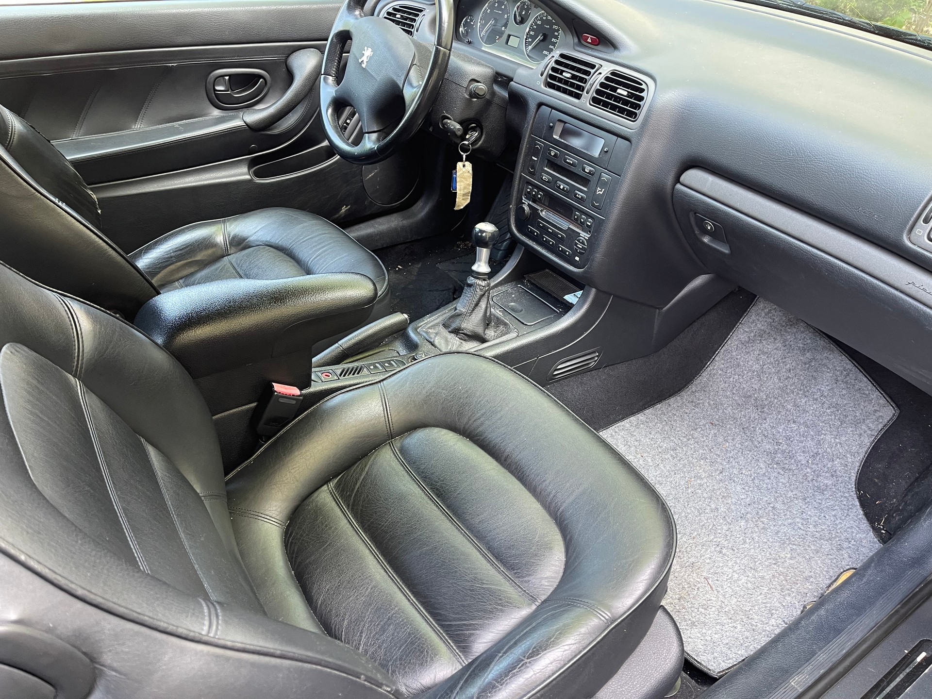 PEUGEOT 406 Coupé 2.0 16V-image-4