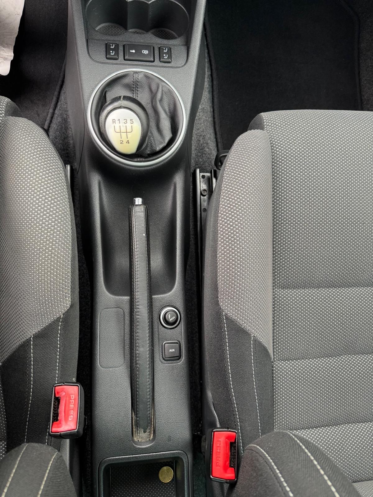 SKODA Fabia 1.4 Ambiente-image-9