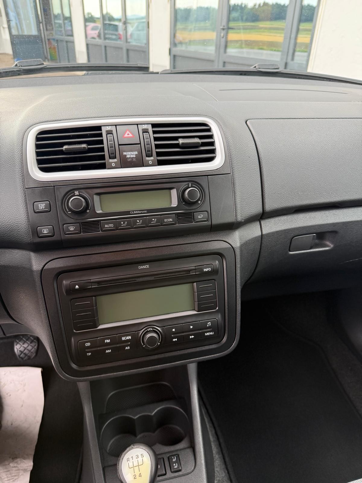 SKODA Fabia 1.4 Ambiente-image-8