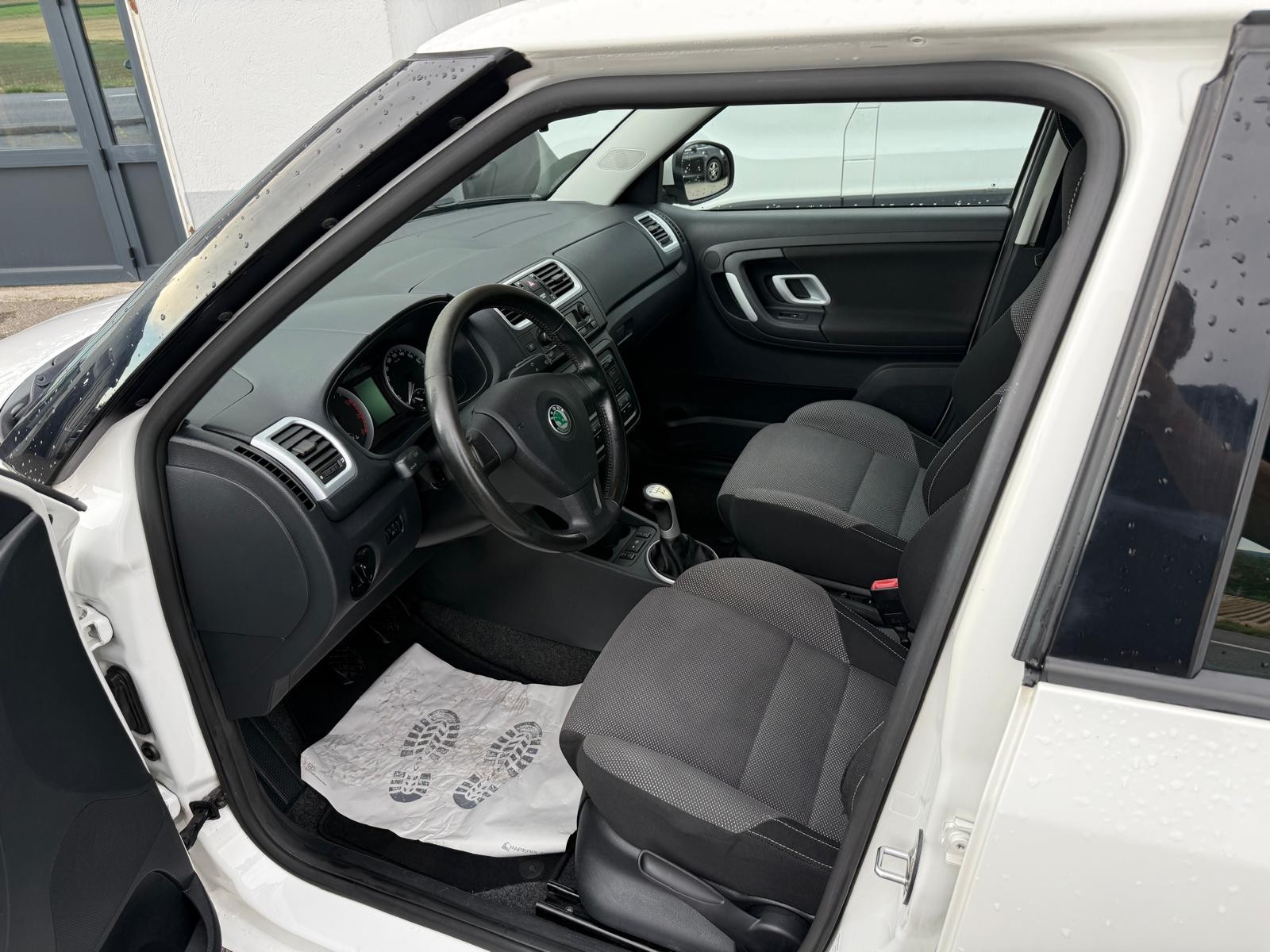 SKODA Fabia 1.4 Ambiente-image-7