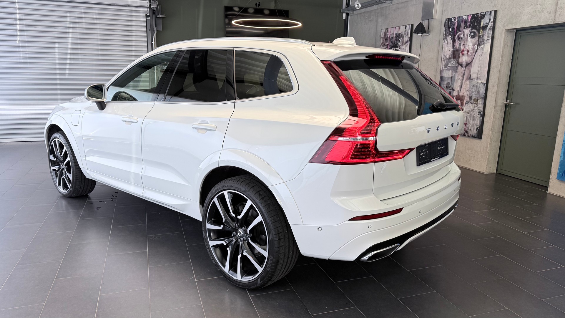 VOLVO XC60 2.0 T8 TE R-Design eAWD-image-18