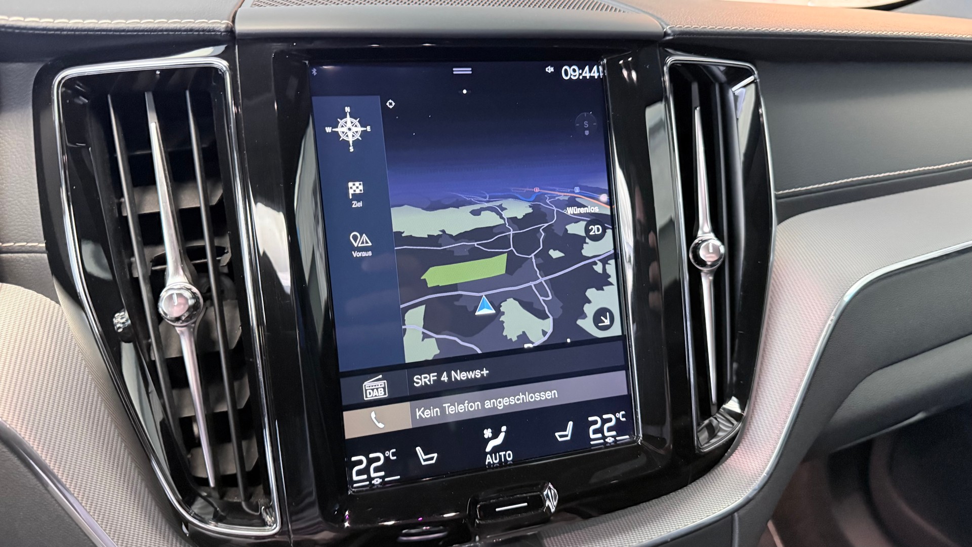 VOLVO XC60 2.0 T8 TE R-Design eAWD-image-17