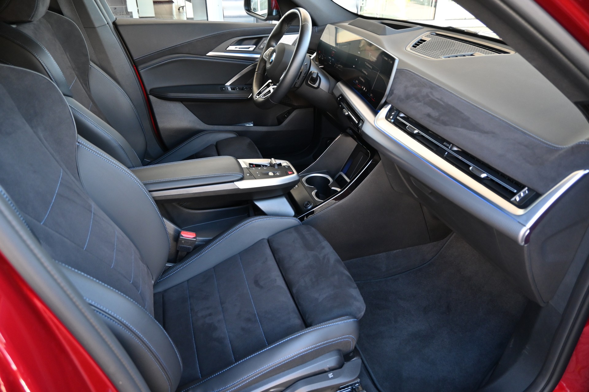 BMW X2 xDrive 20d 48V M Sport Pro + AHK 2000kg-image-12