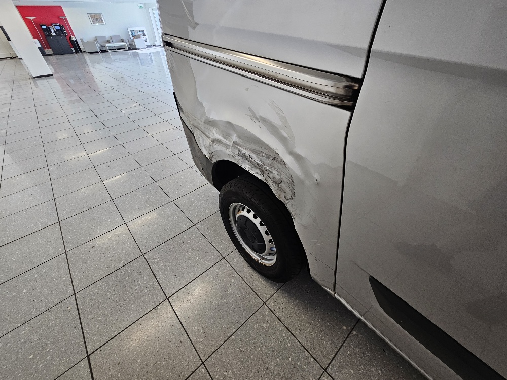 FORD Transit Custom Van 270 L1H1 Ambiente-image-4