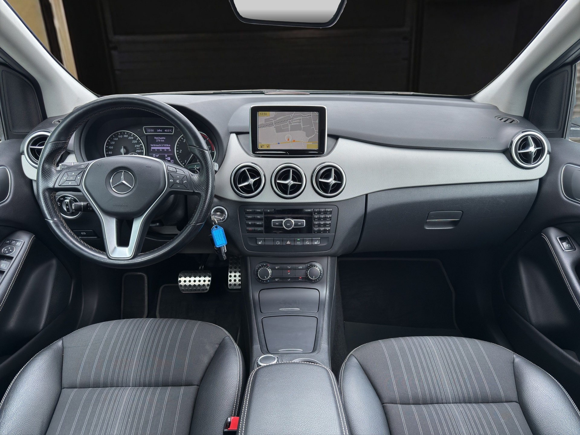 MERCEDES-BENZ B 180 CDI BlueEF-image-10