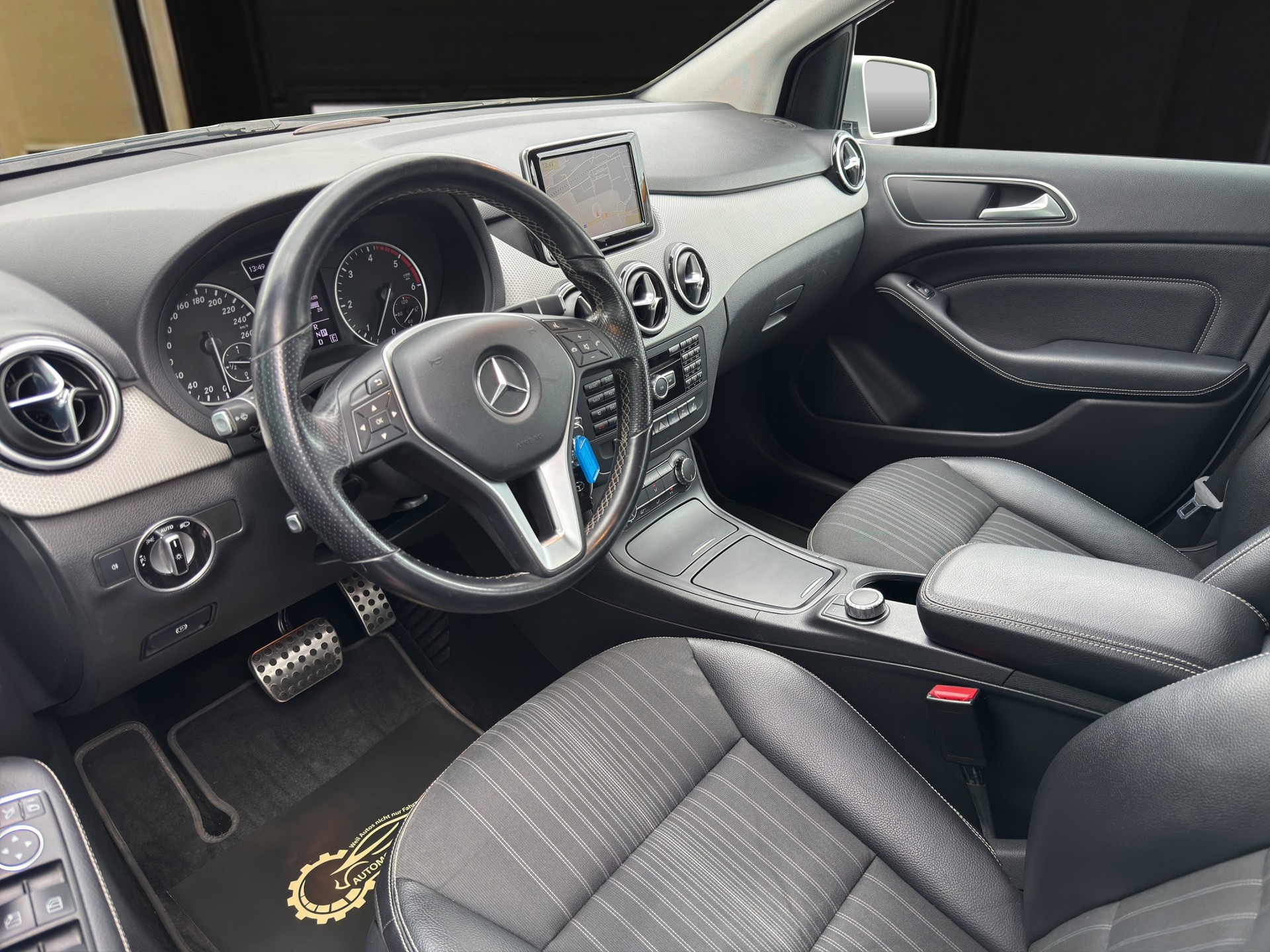 MERCEDES-BENZ B 180 CDI BlueEF-image-8