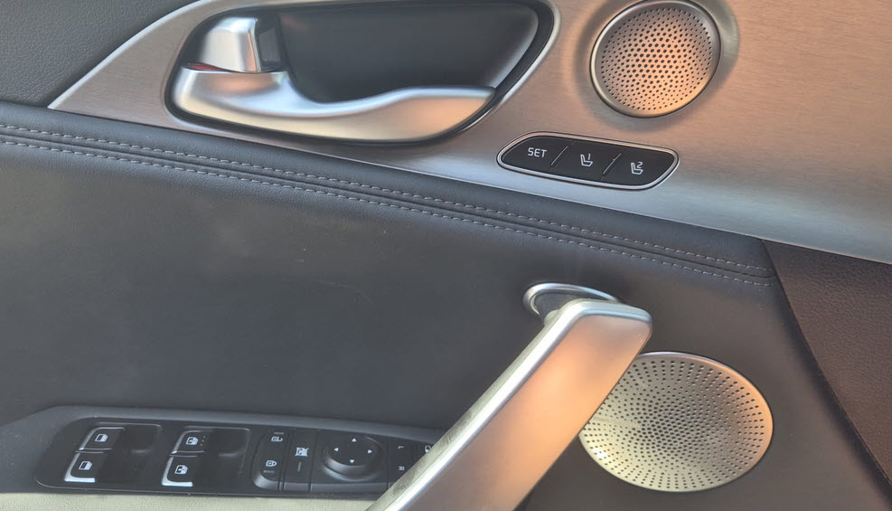 KIA Stinger 3.3 T-GDi GT Automat AWD-image-13