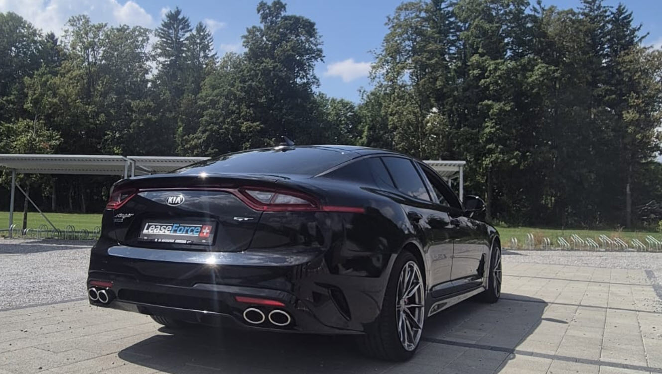 KIA Stinger 3.3 T-GDi GT Automat AWD-image-3