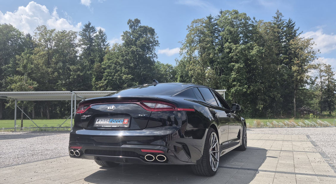 KIA Stinger 3.3 T-GDi GT Automat AWD-image-6